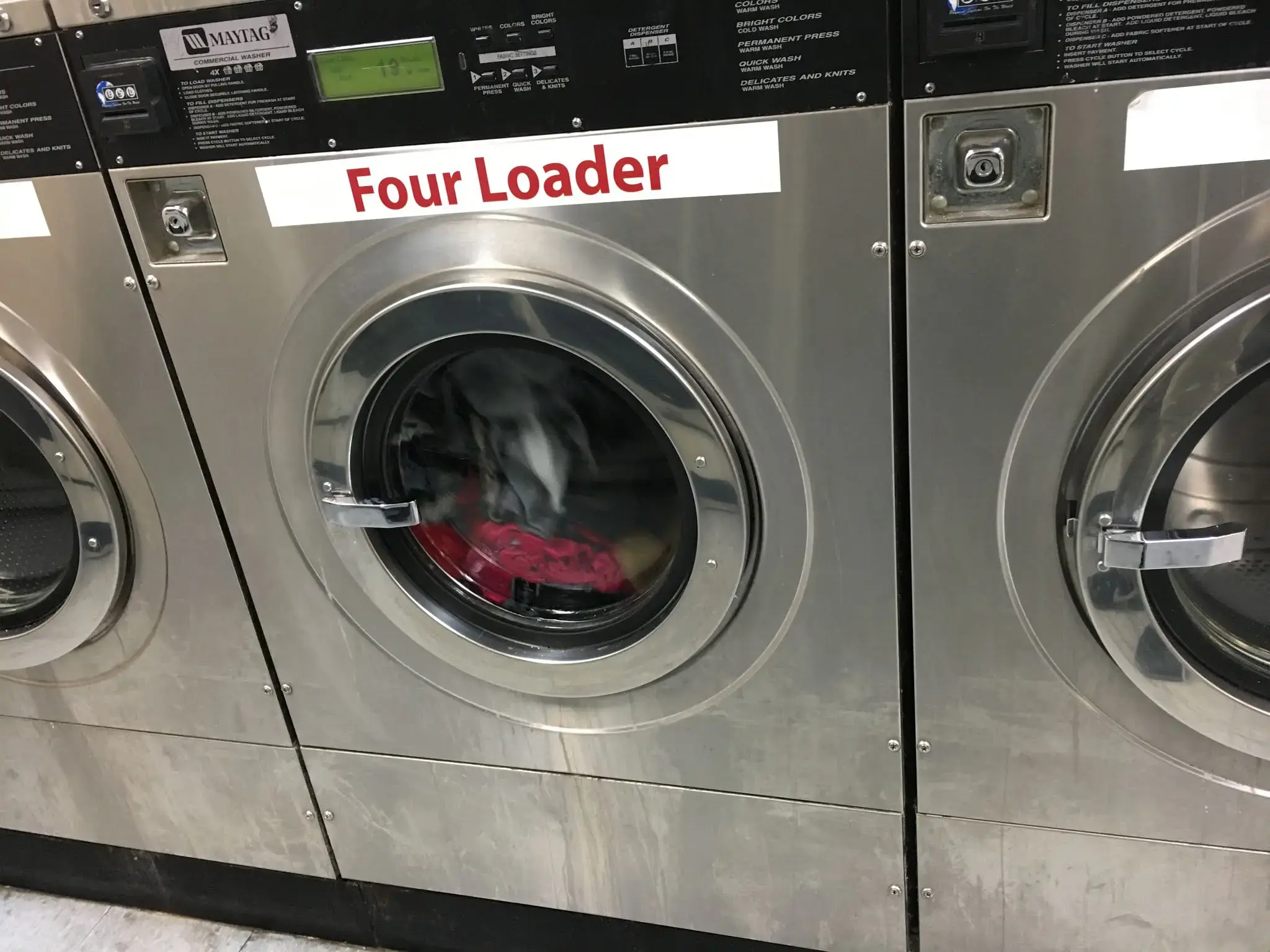 Aurora Clean Express Laundromat thumbnail 7