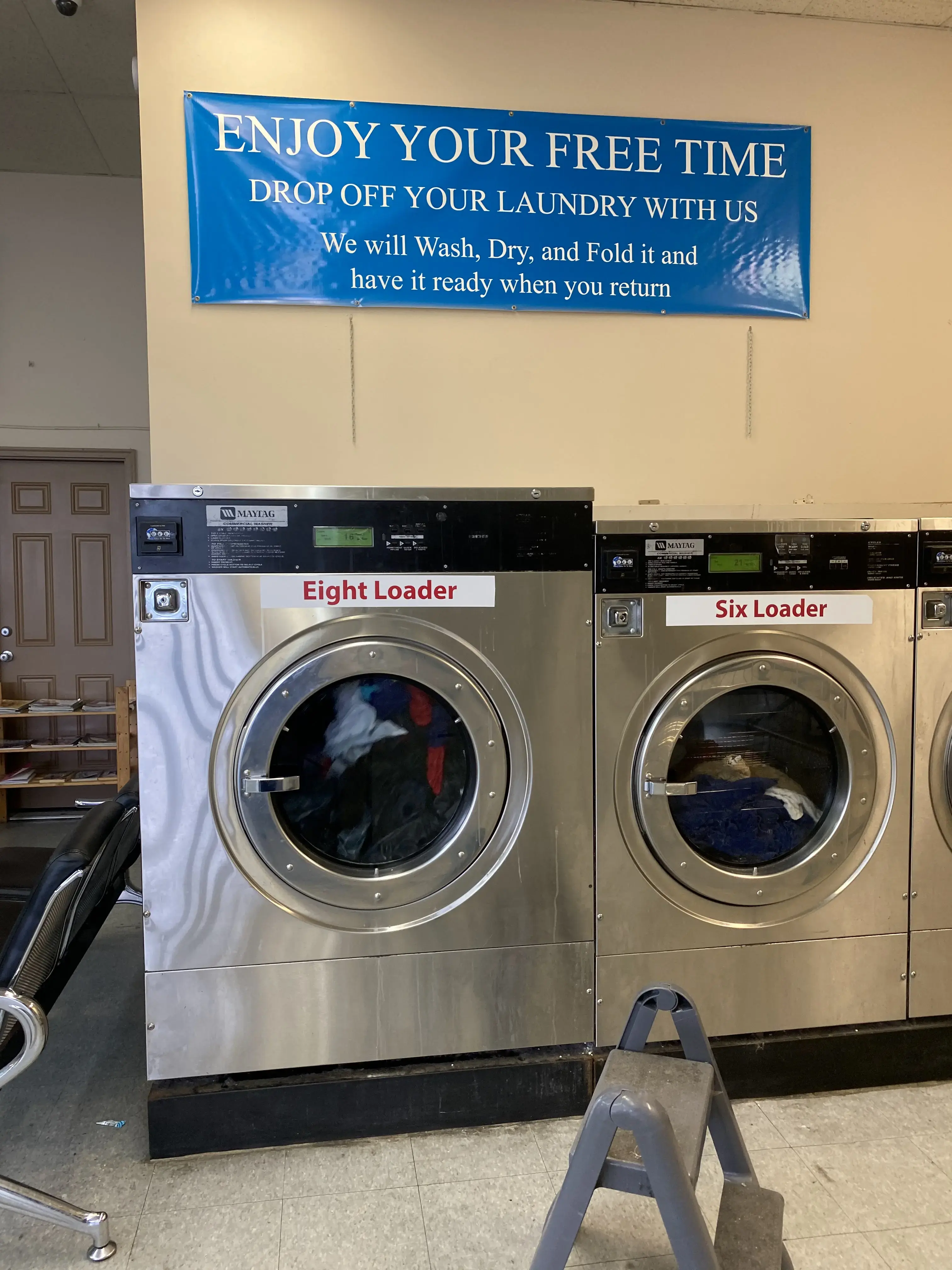 Aurora Clean Express Laundromat - Image 15