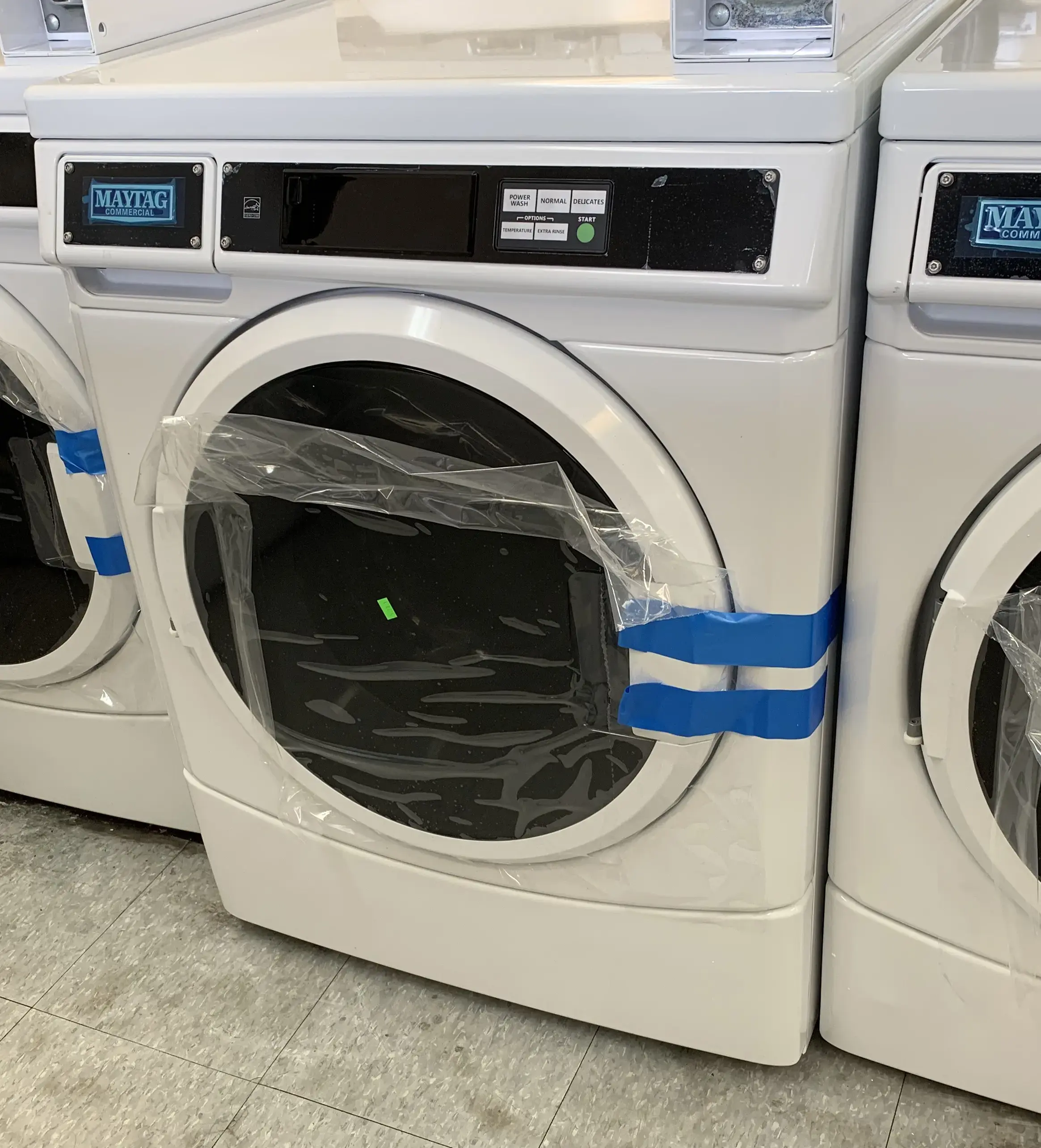 Aurora Clean Express Laundromat thumbnail 3