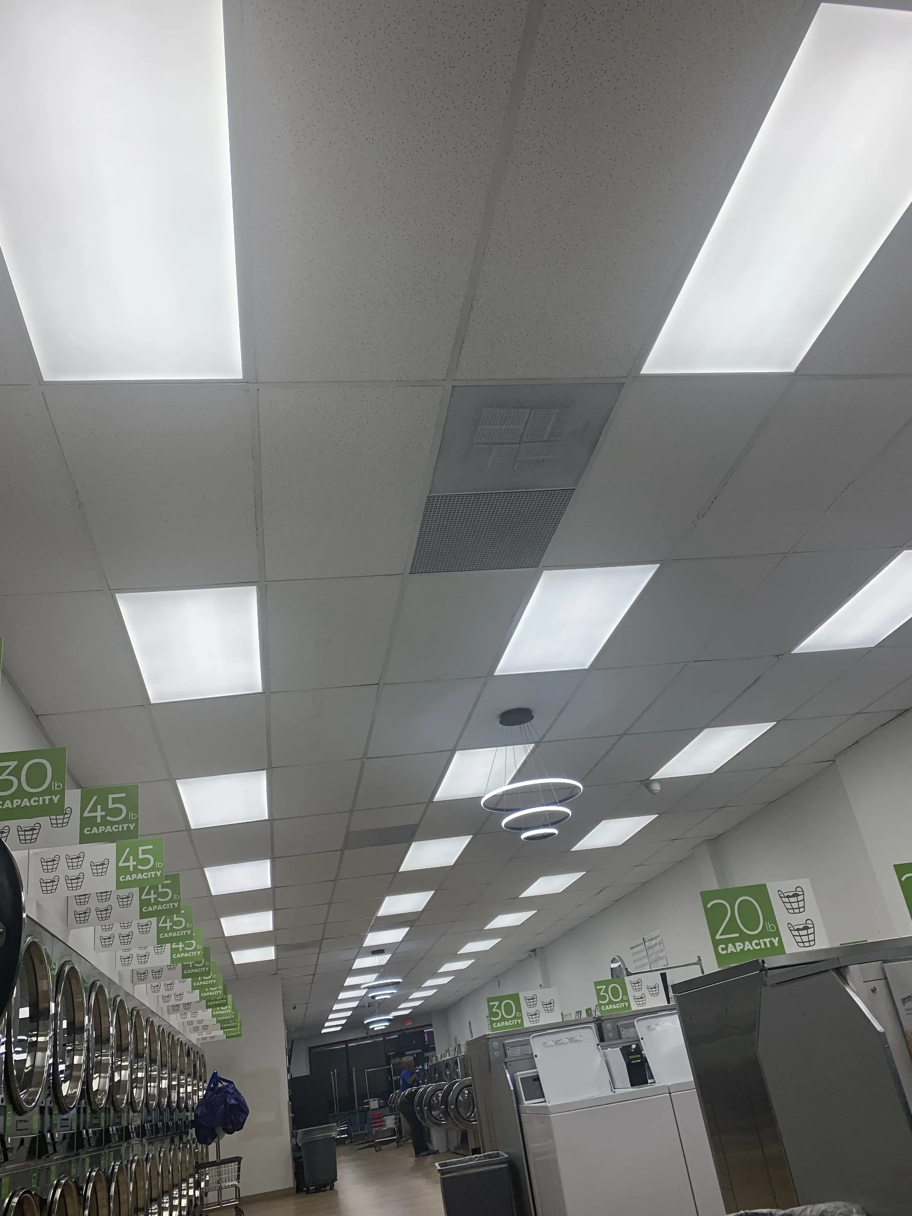 Aurora Road Laundromat - Image 13