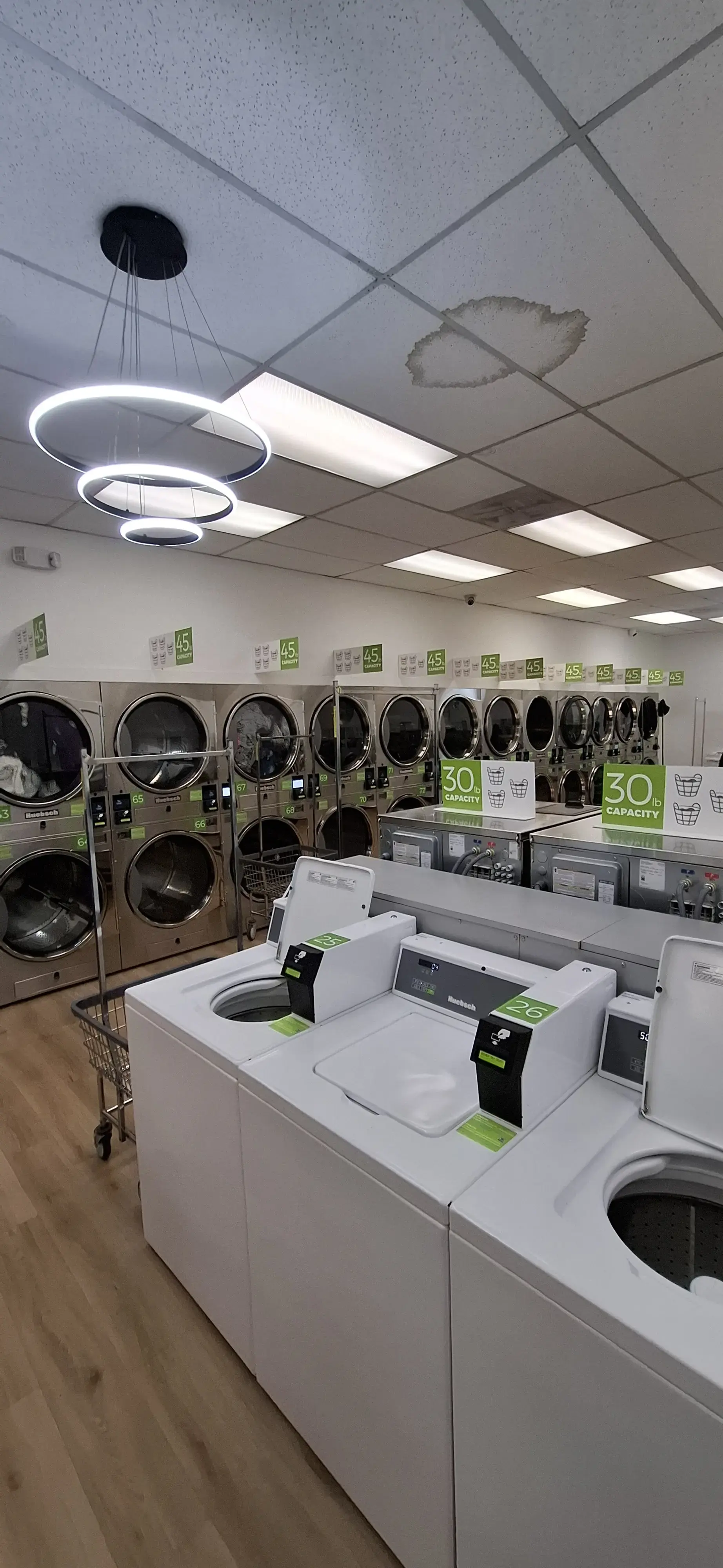 Aurora Road Laundromat - Image 11