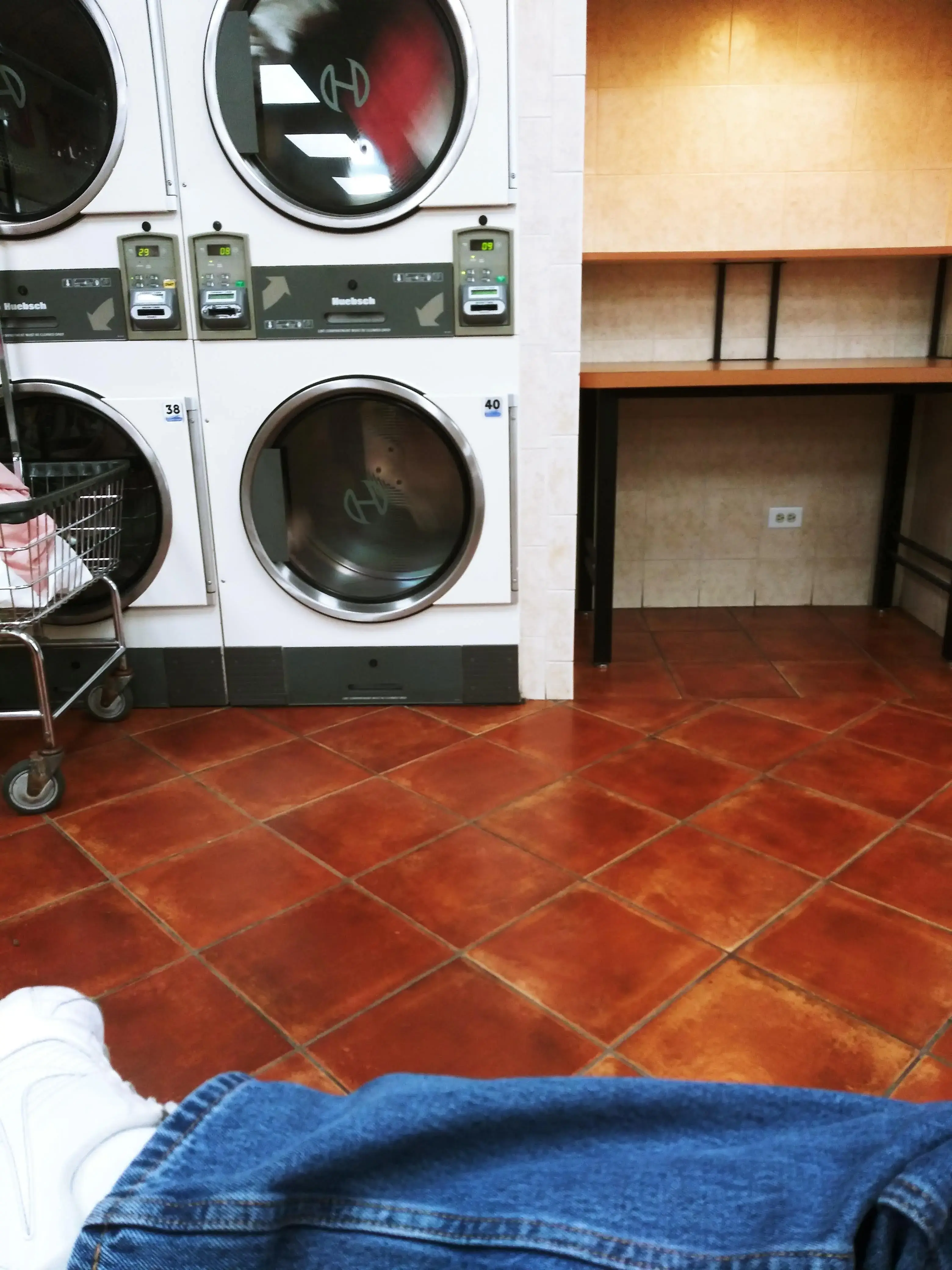 Aurora's Best Laundry - Image 9
