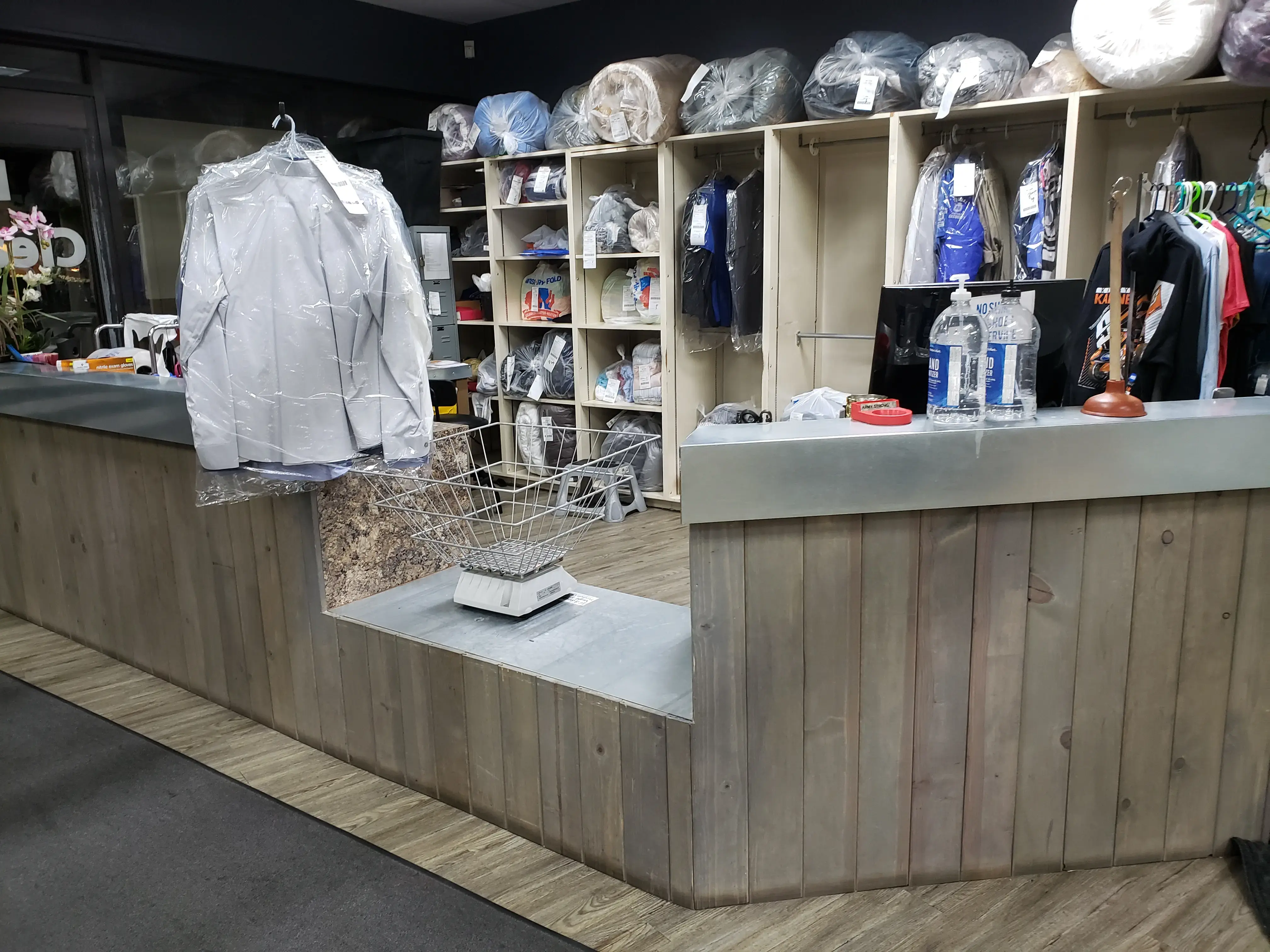 Austin Bluffs Laundry thumbnail 7