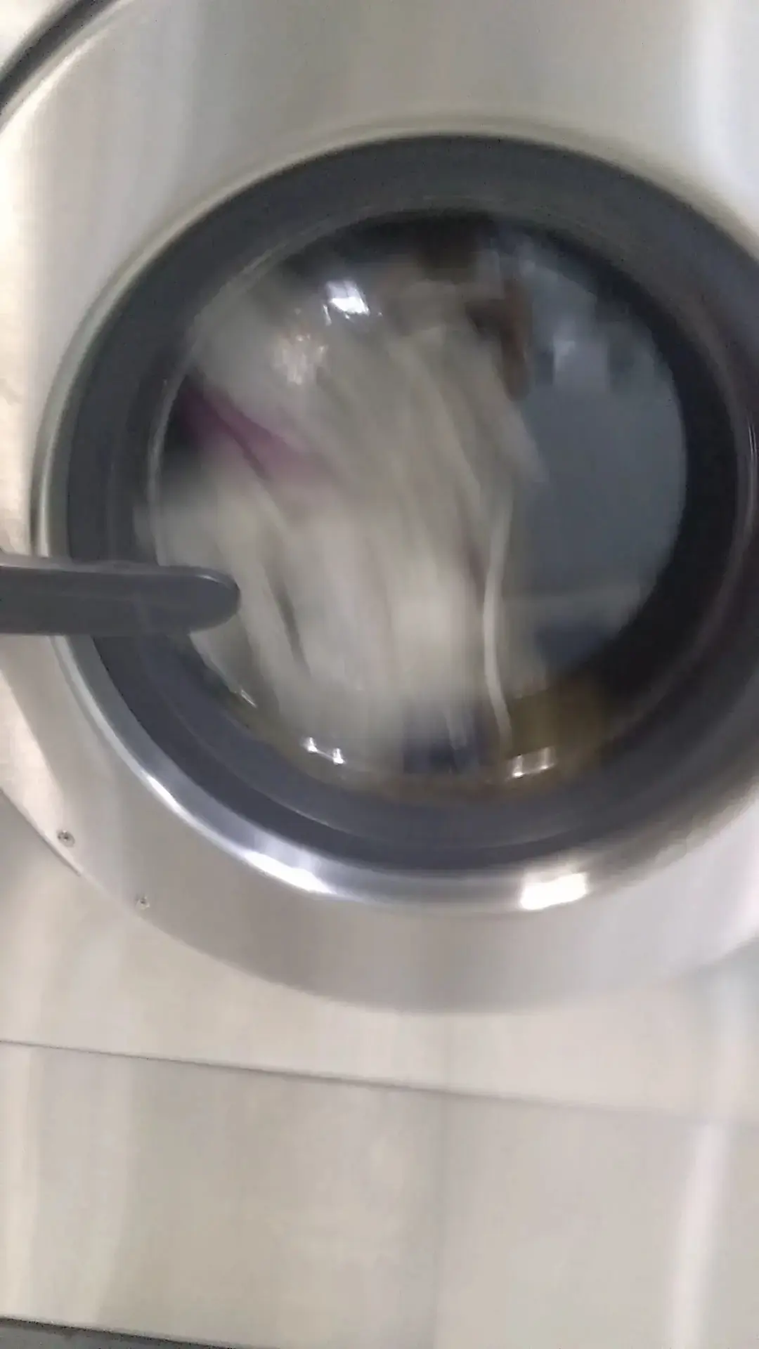 Avenue A Laundry - Image 16