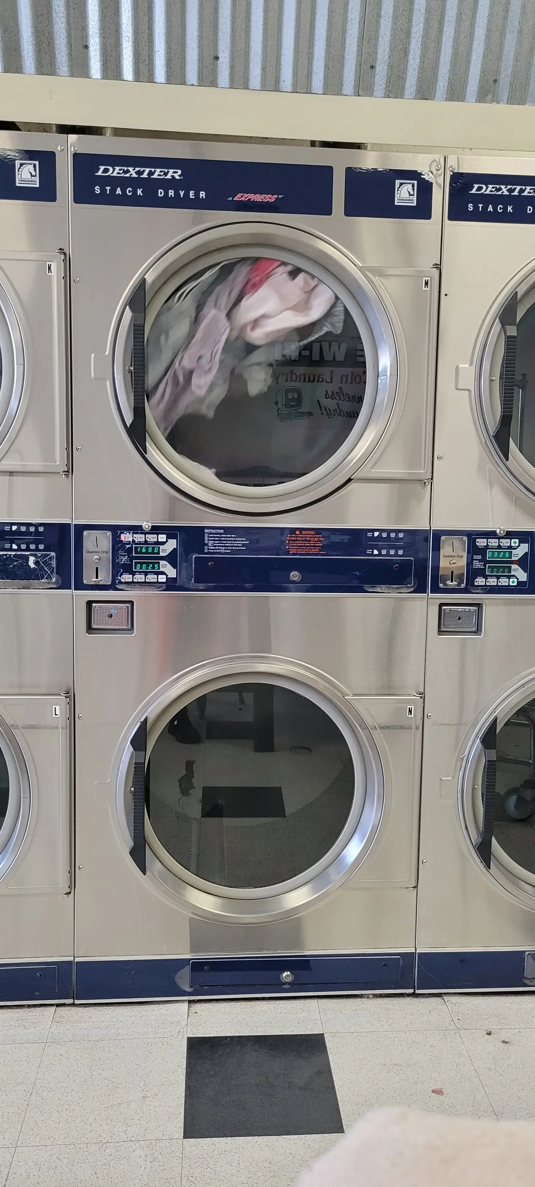 Avenue Coin Laundry thumbnail 7