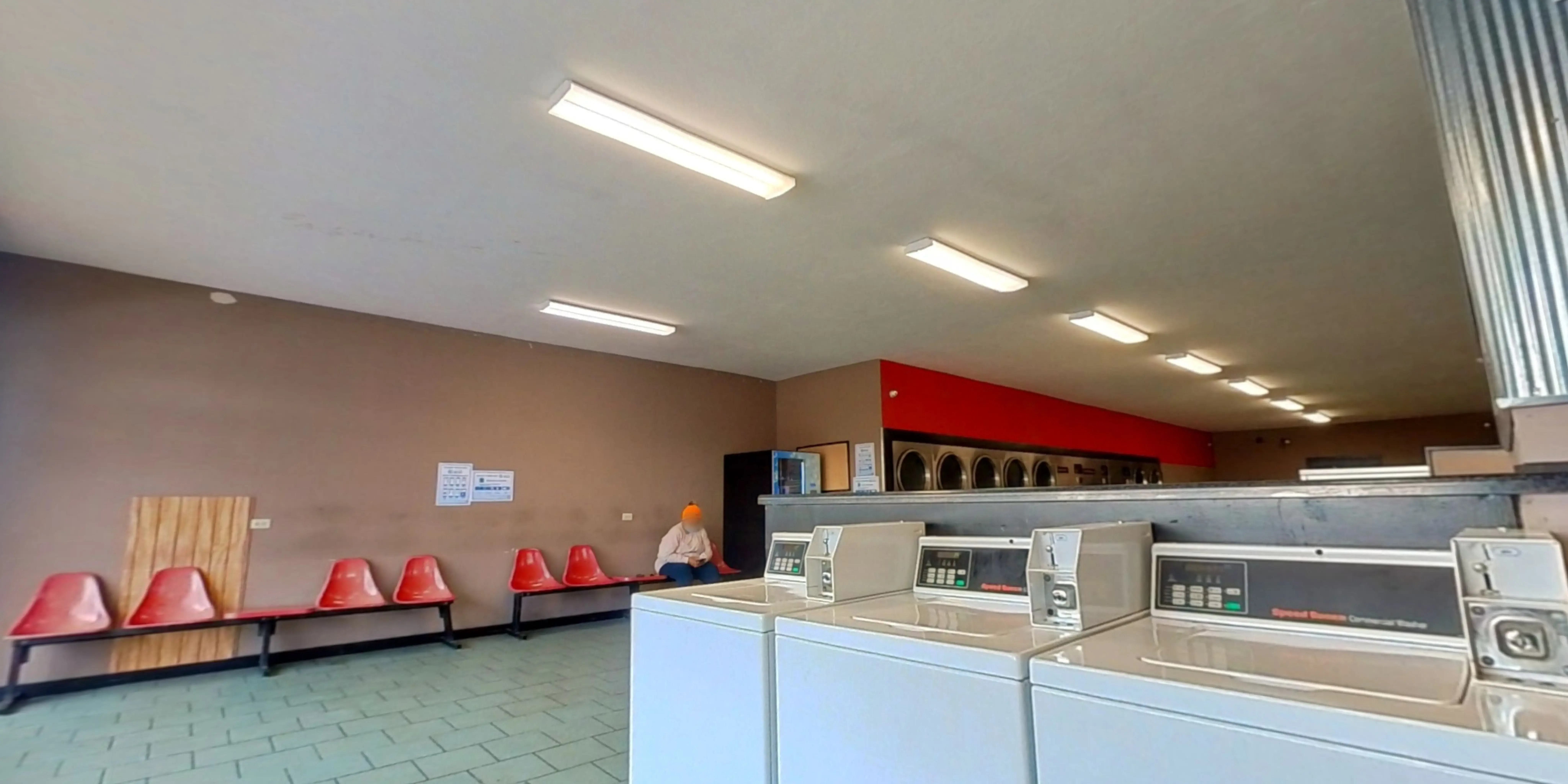 Azalea 24/7 Laundromat - Image 9