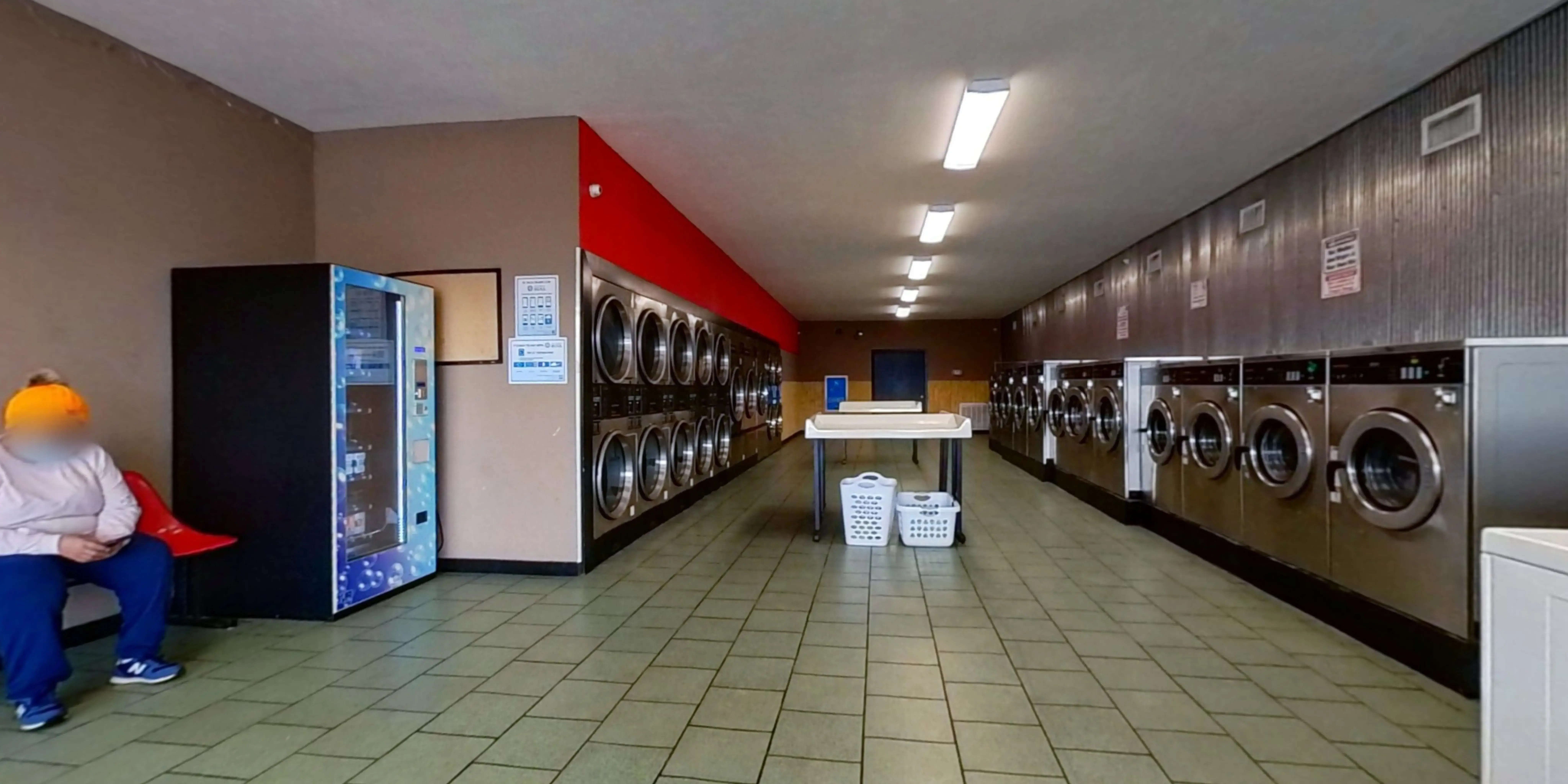 Azalea 24/7 Laundromat thumbnail 14