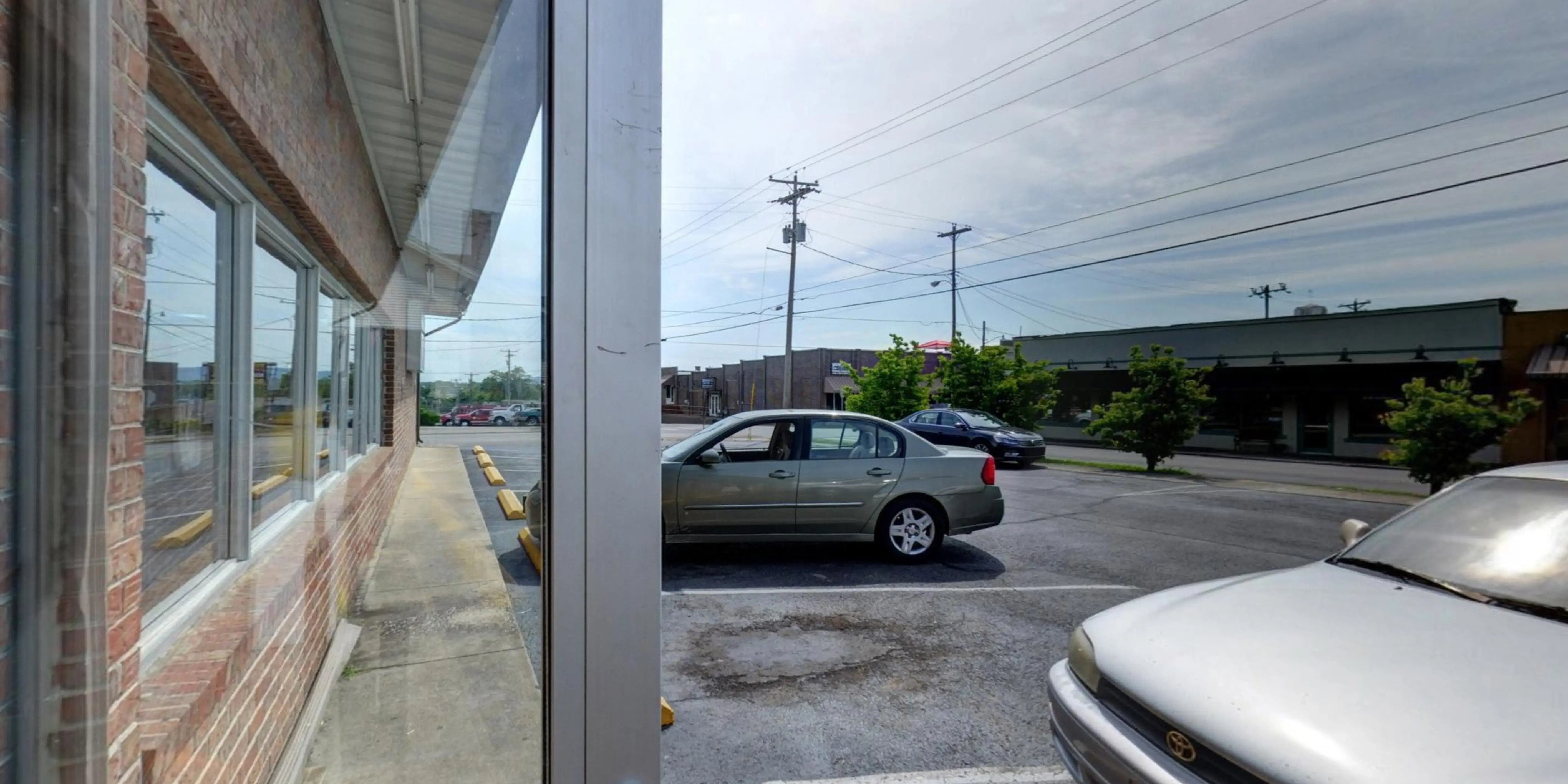 B & C Coin Laundry - Winchester thumbnail 5