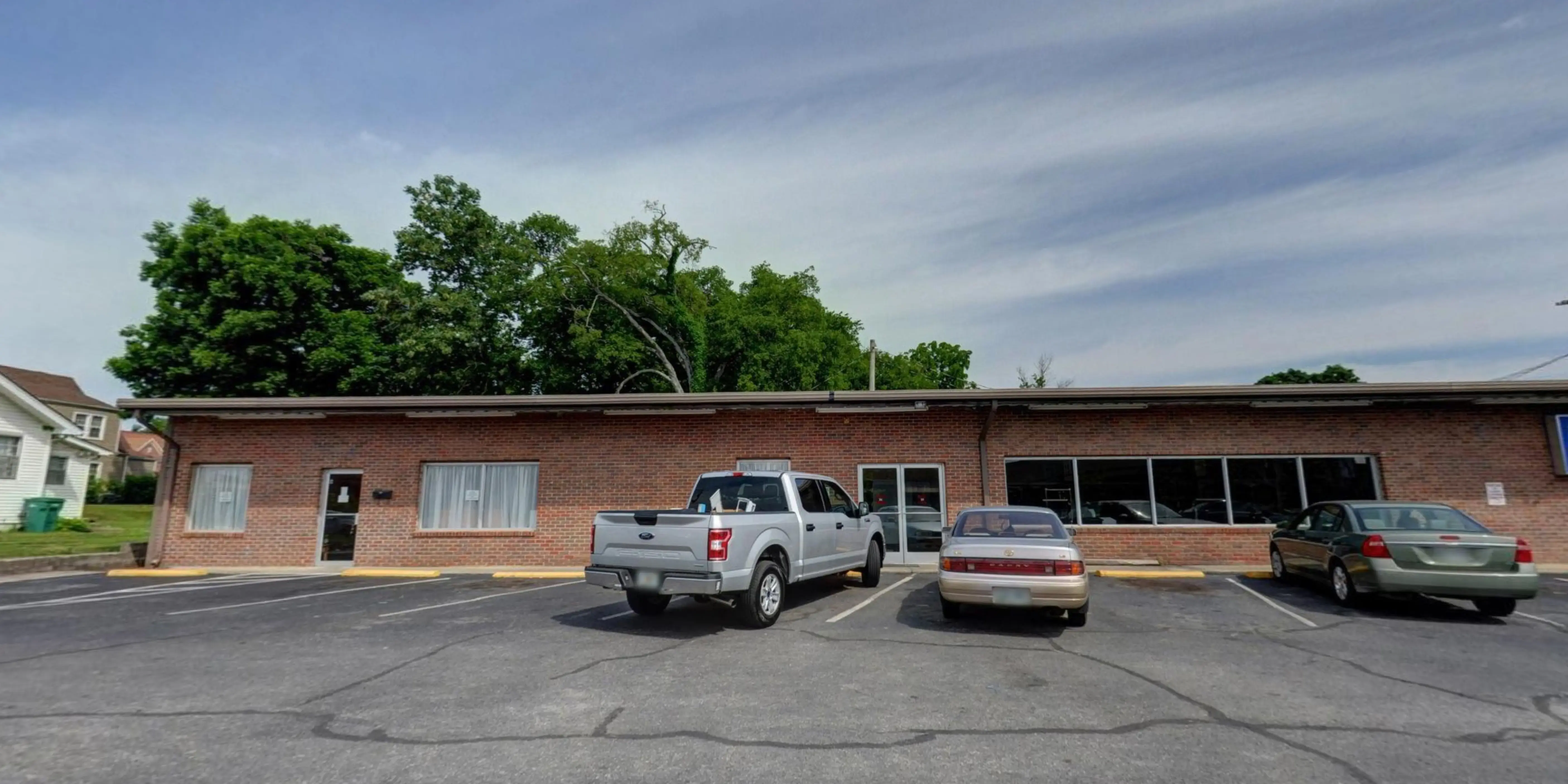 B & C Coin Laundry - Winchester - Image 16
