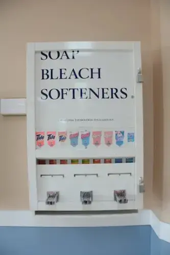 B & C Coin Laundry - Winchester - Image 14