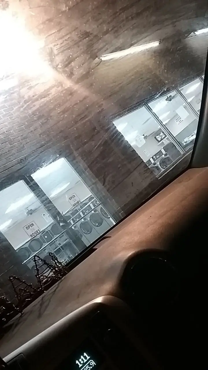 B & C Coin Laundry - Winchester - Image 19