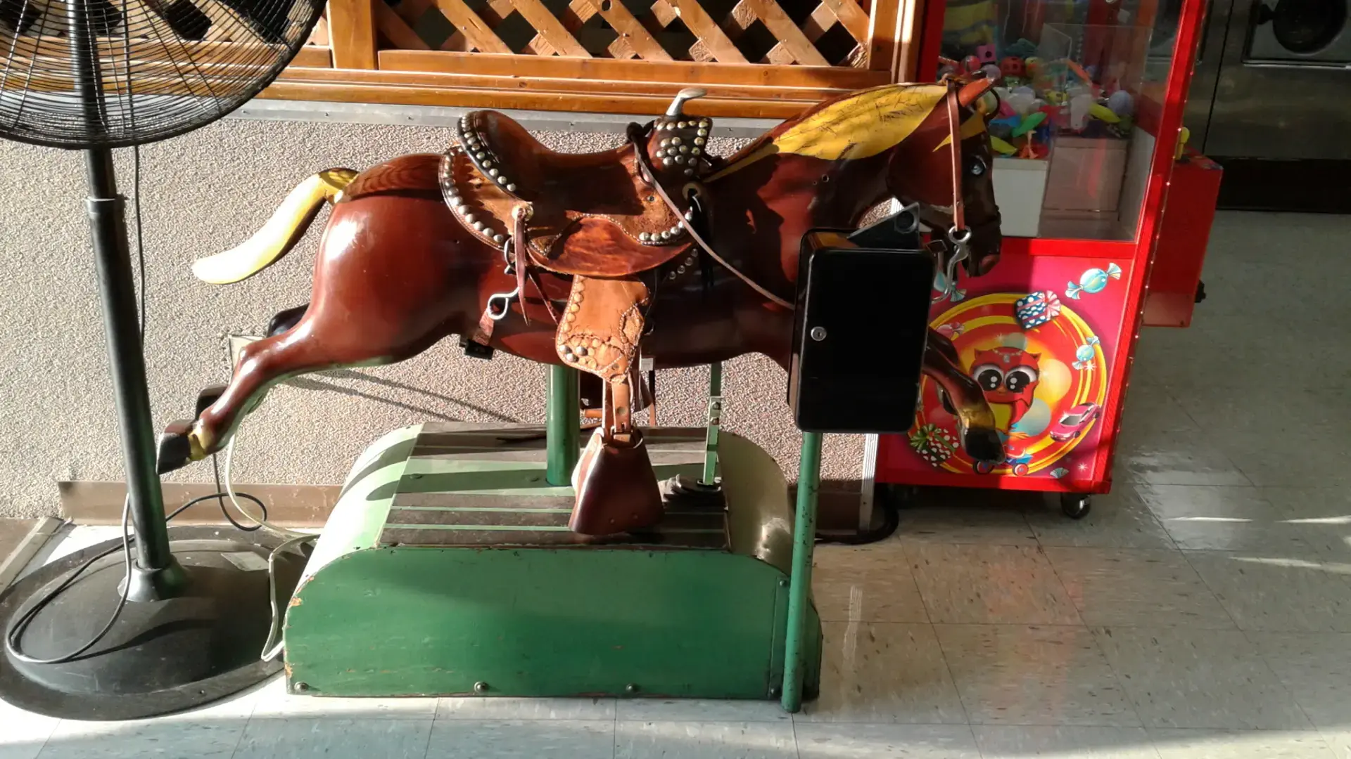 B-Clean Coin Laundromat - Image 12