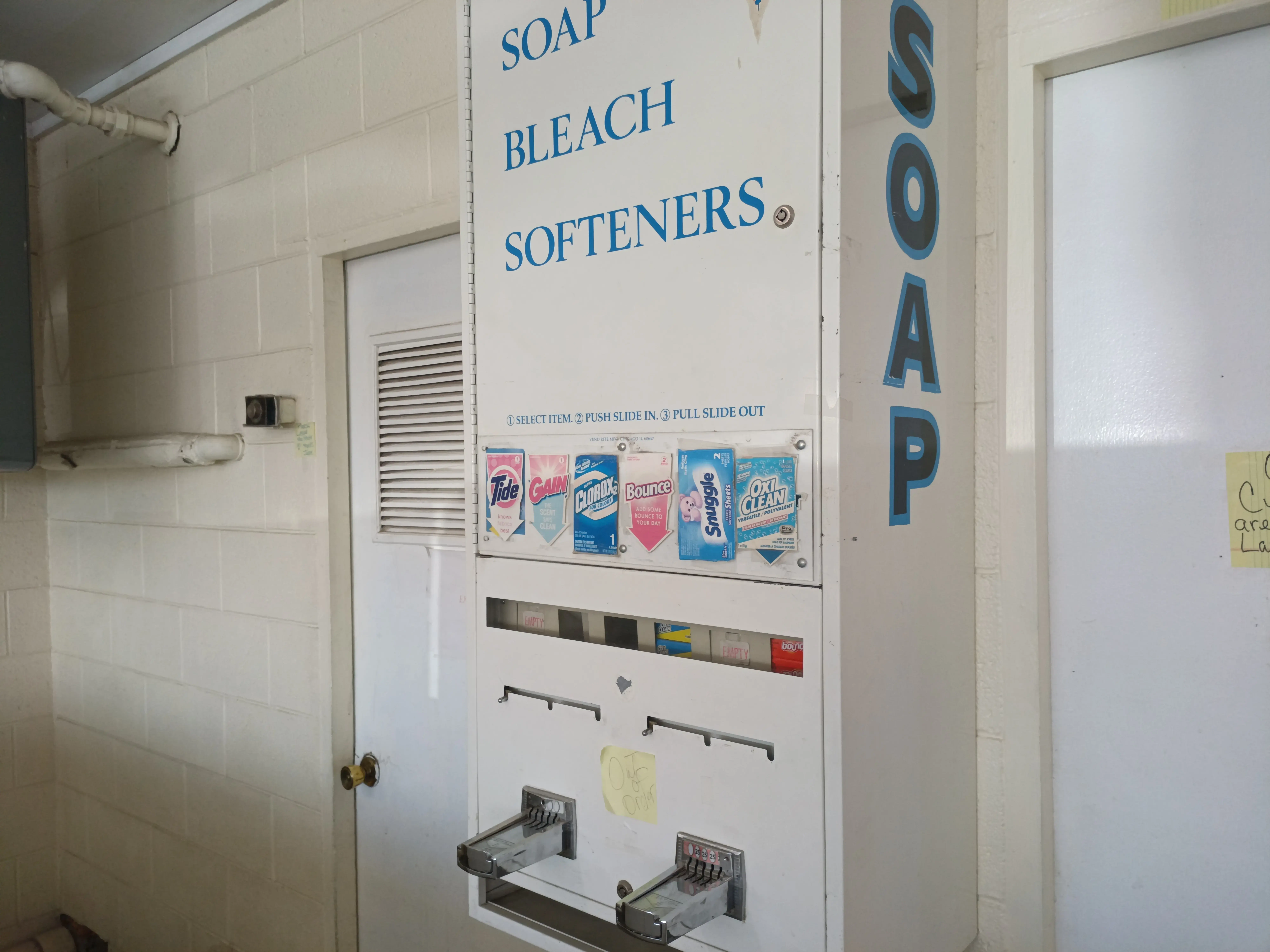 B & D's Laundromat - Image 7