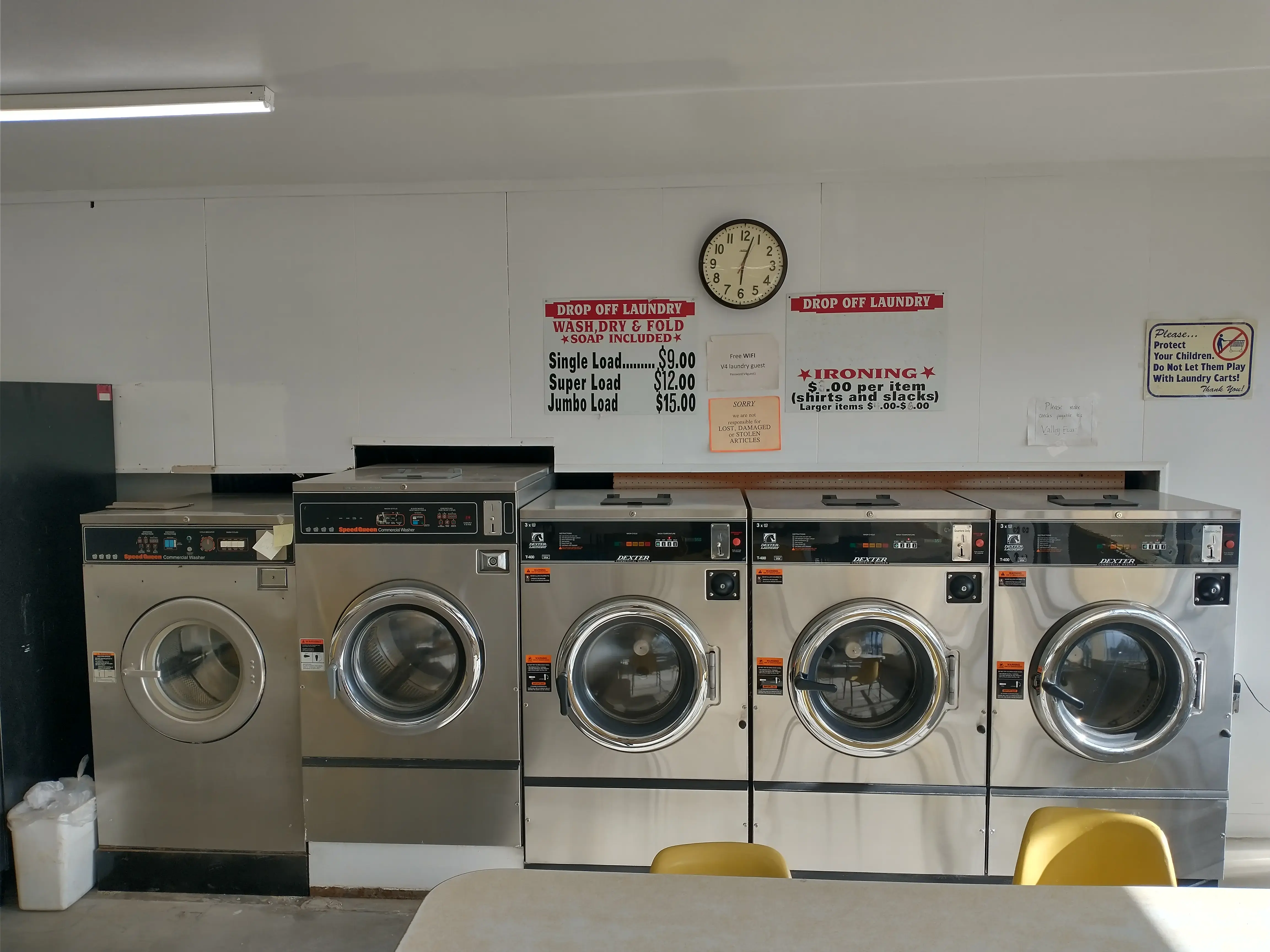 B & D's Laundromat thumbnail 5