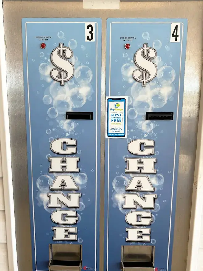 Bahia Vista Laundromat thumbnail 7