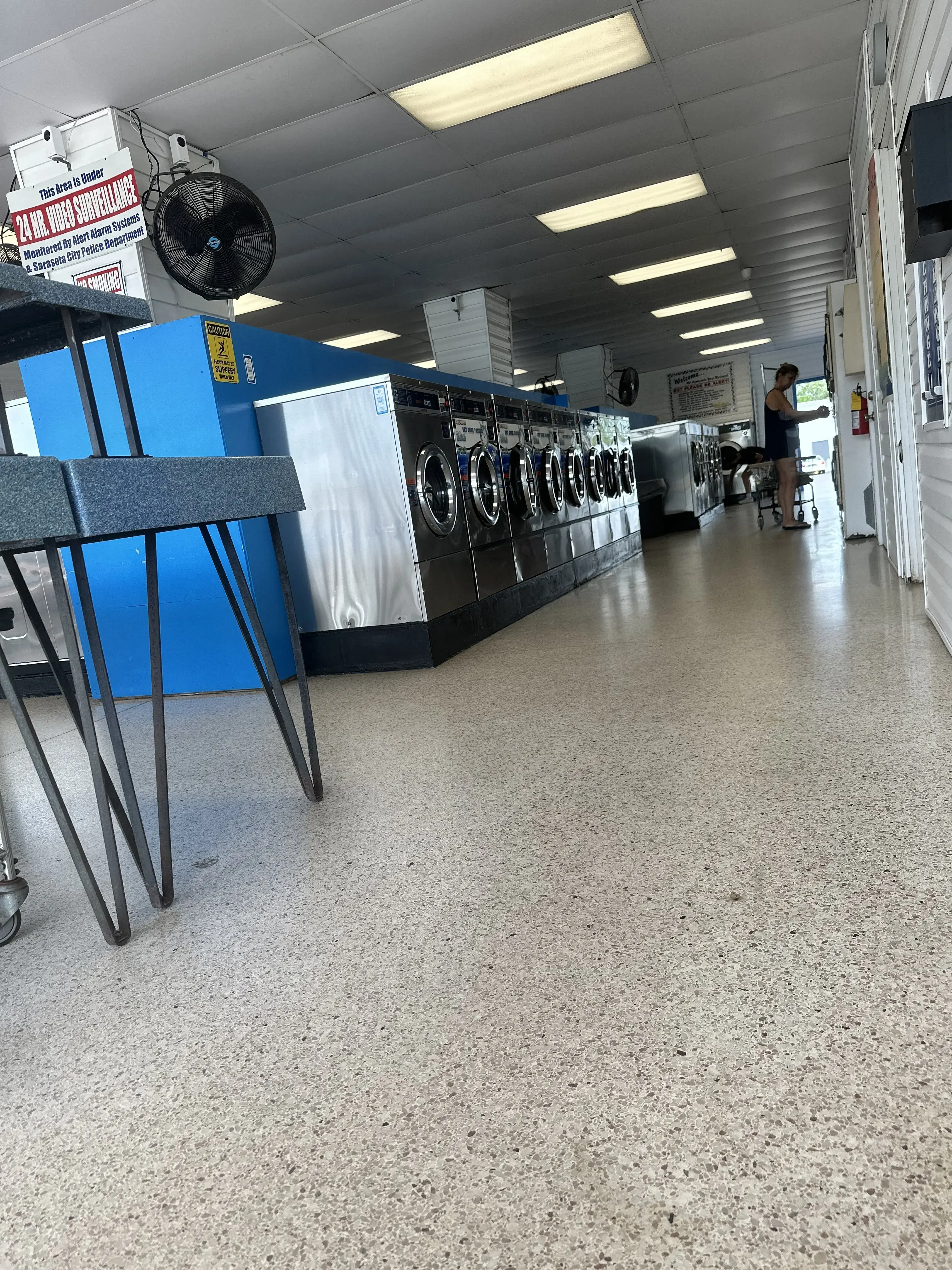 Bahia Vista Laundromat thumbnail 19