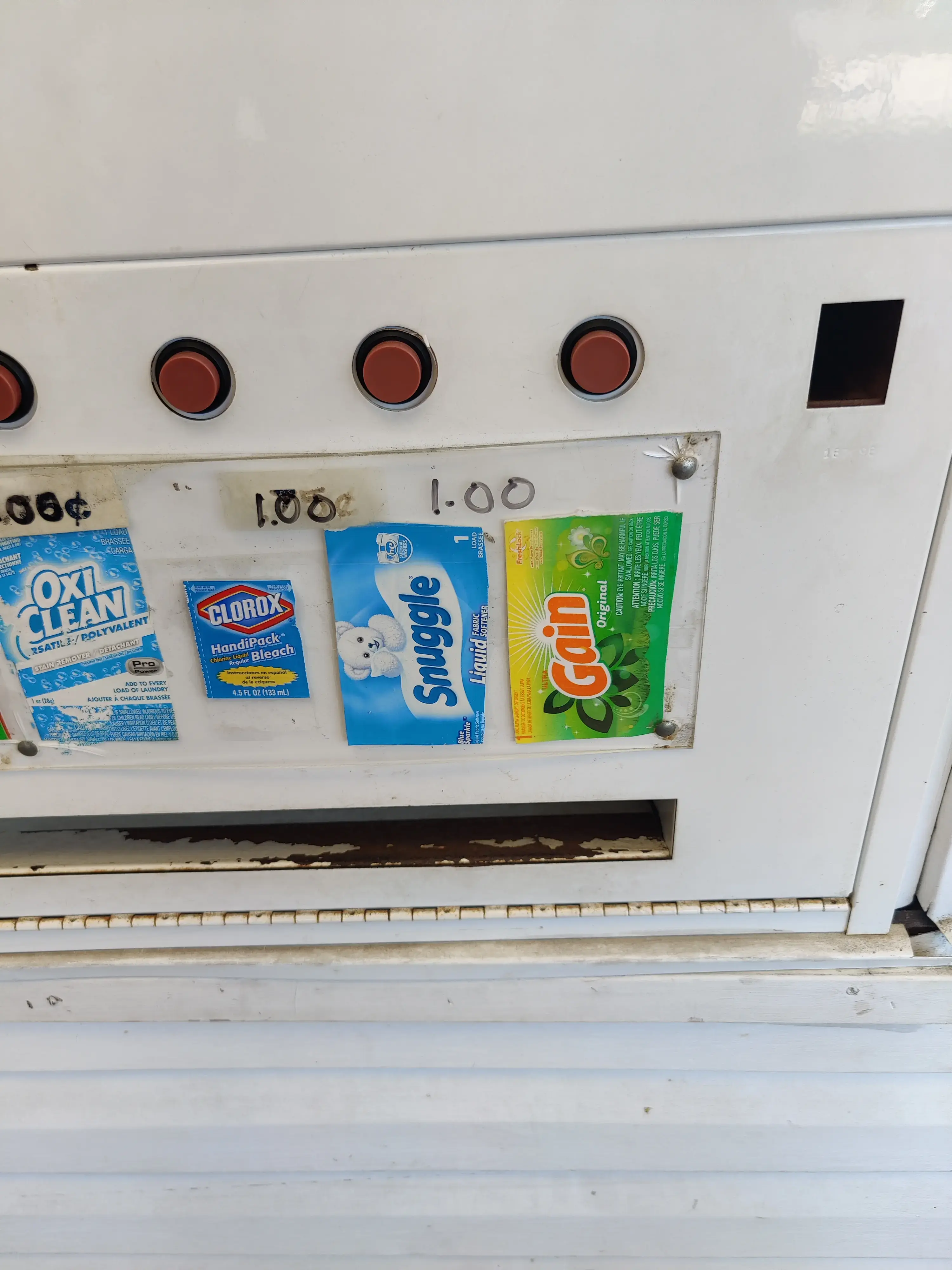 Bahia Vista Laundromat - Image 11