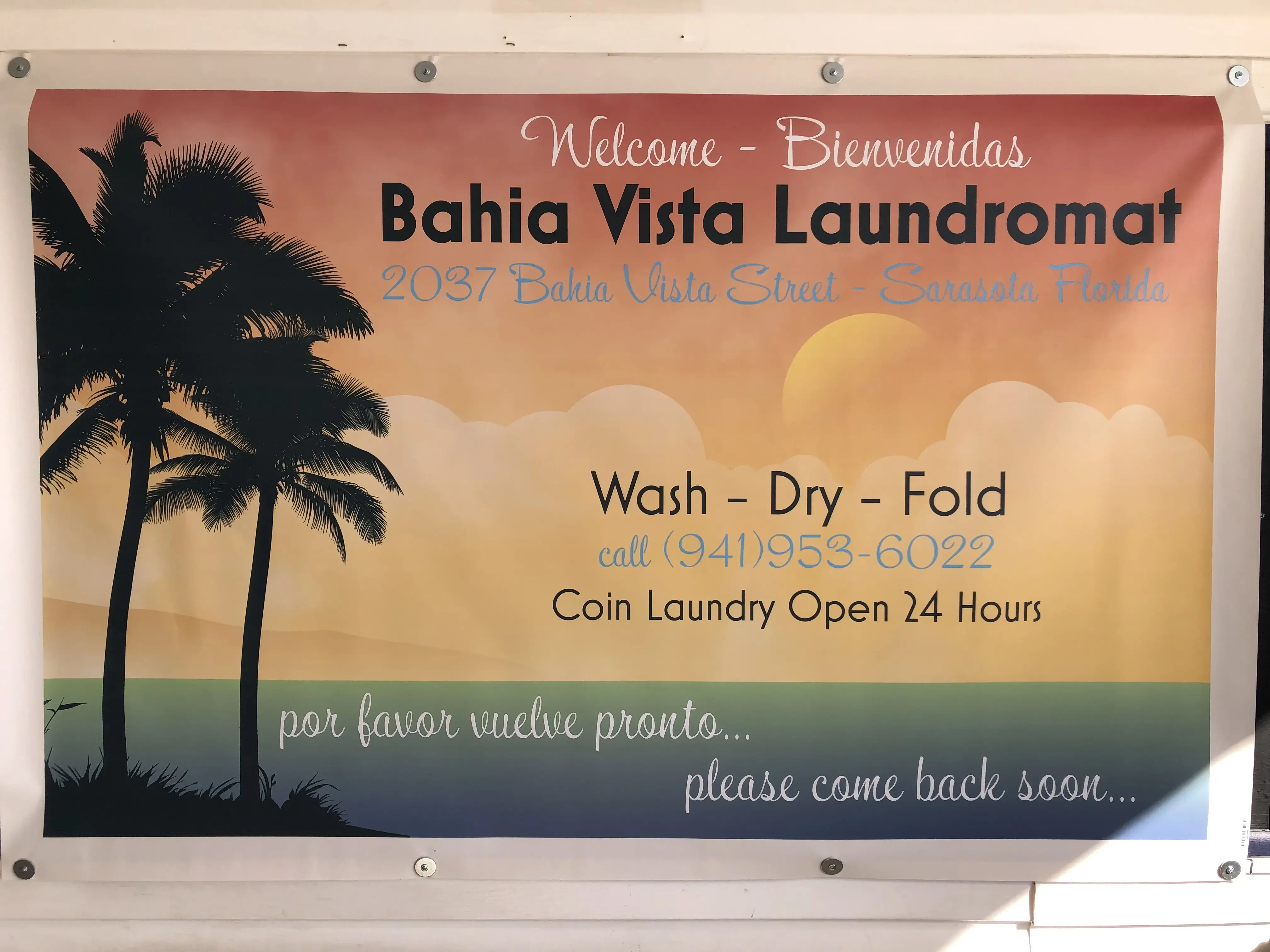 Bahia Vista Laundromat - Image 15