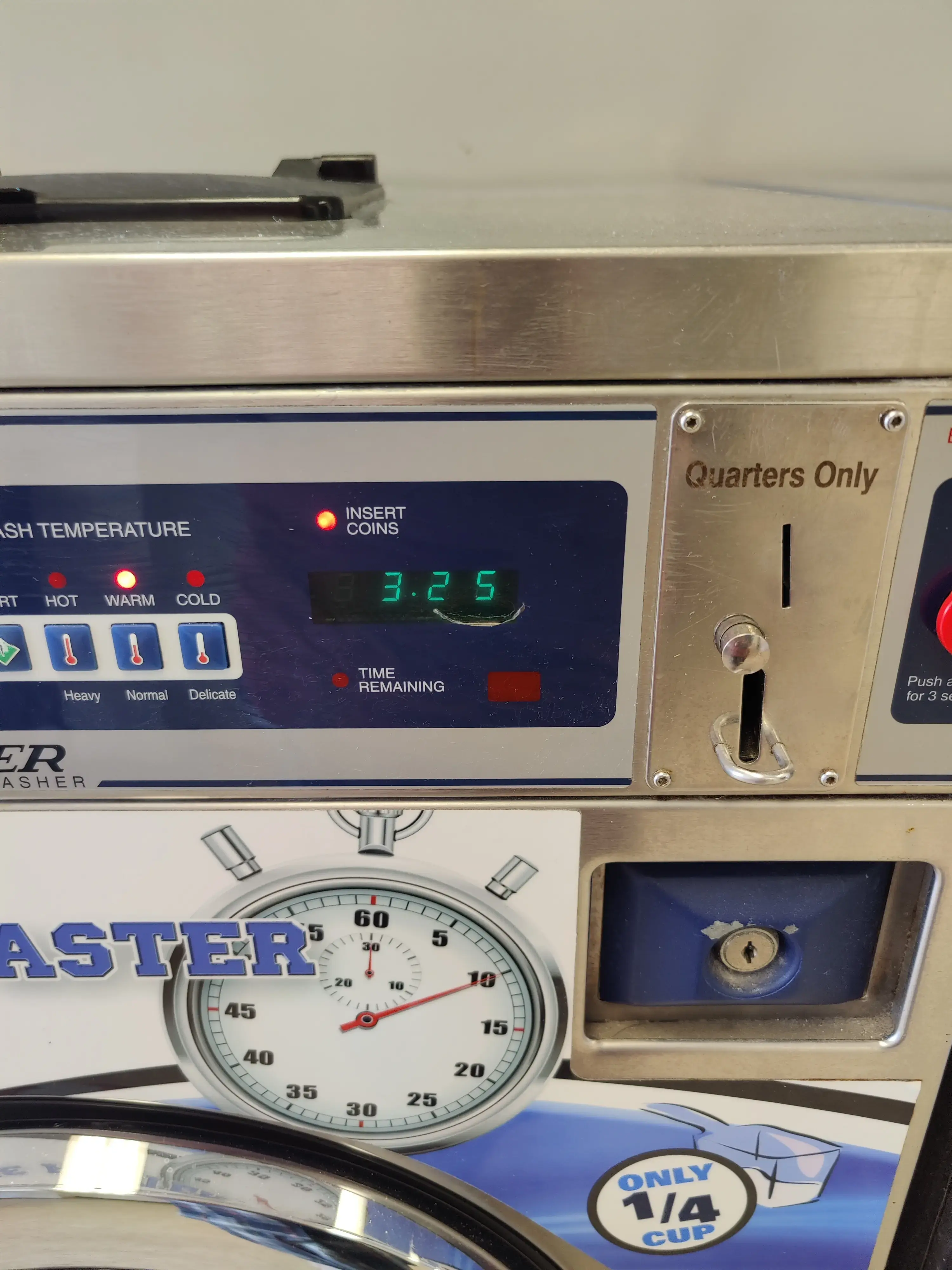 Bahia Vista Laundromat - Image 17