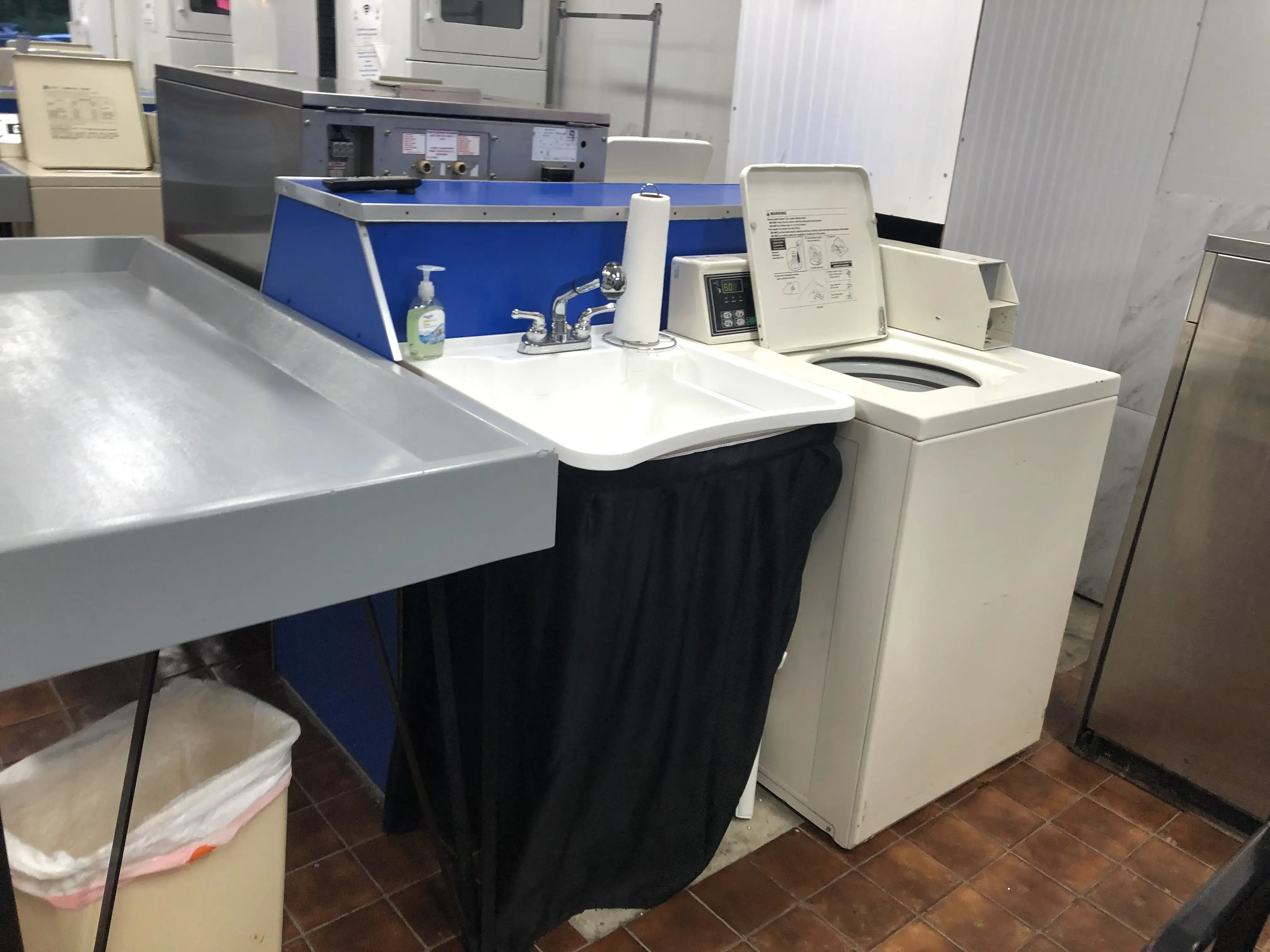 Bailey Rd. Laundry - Image 12