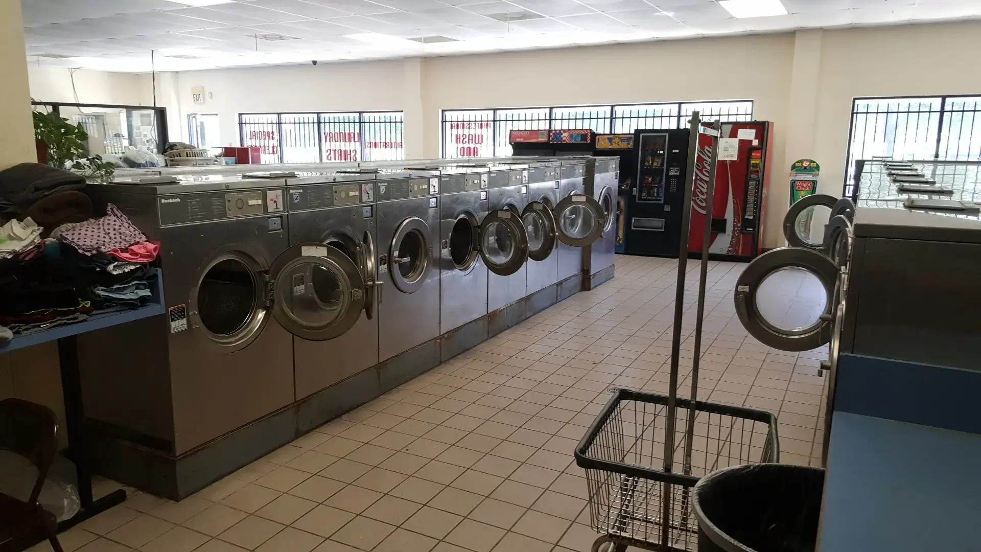 Baker Washateria - Image 2
