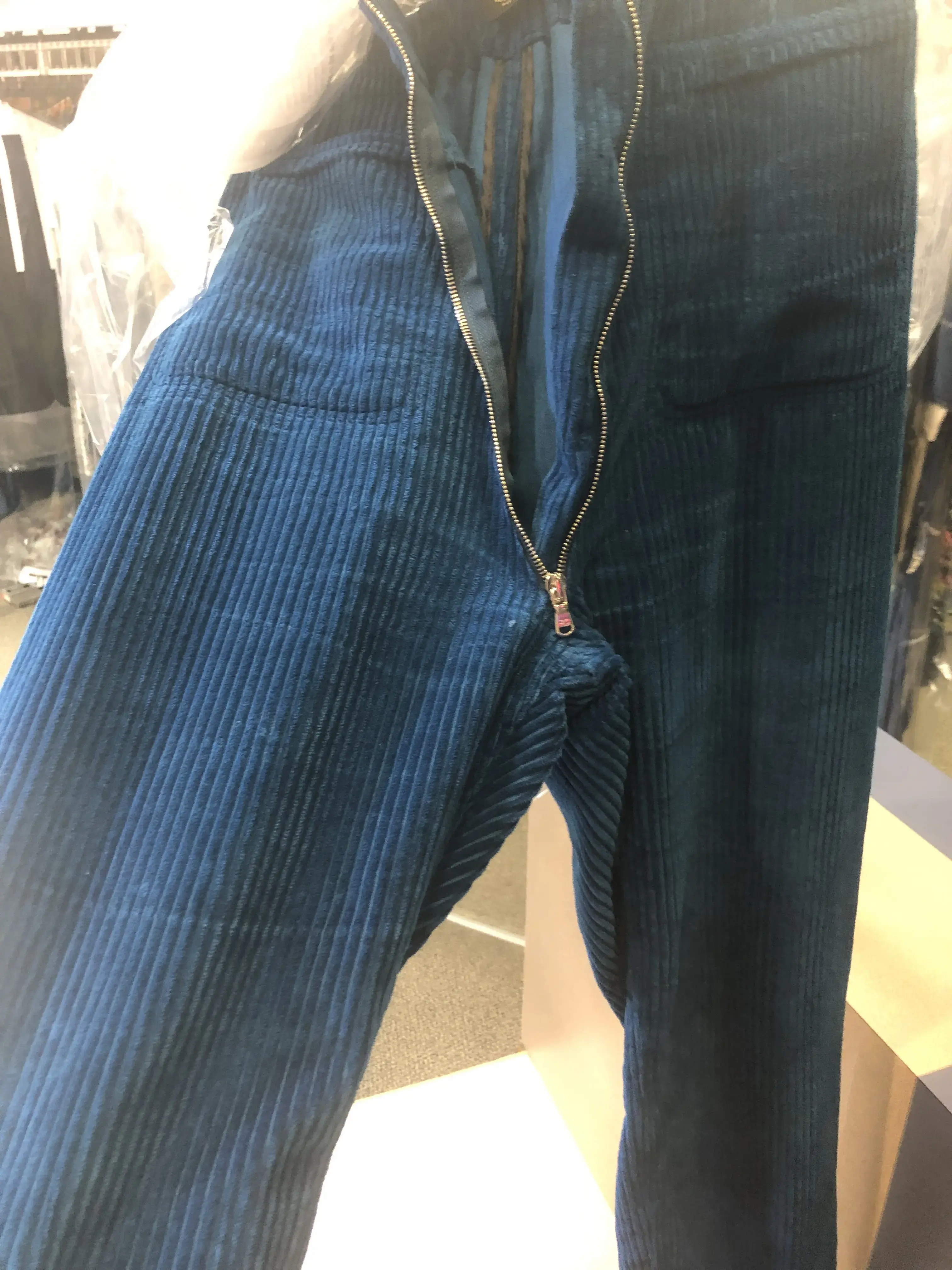 Bakker's Fine Drycleaning - Image 4
