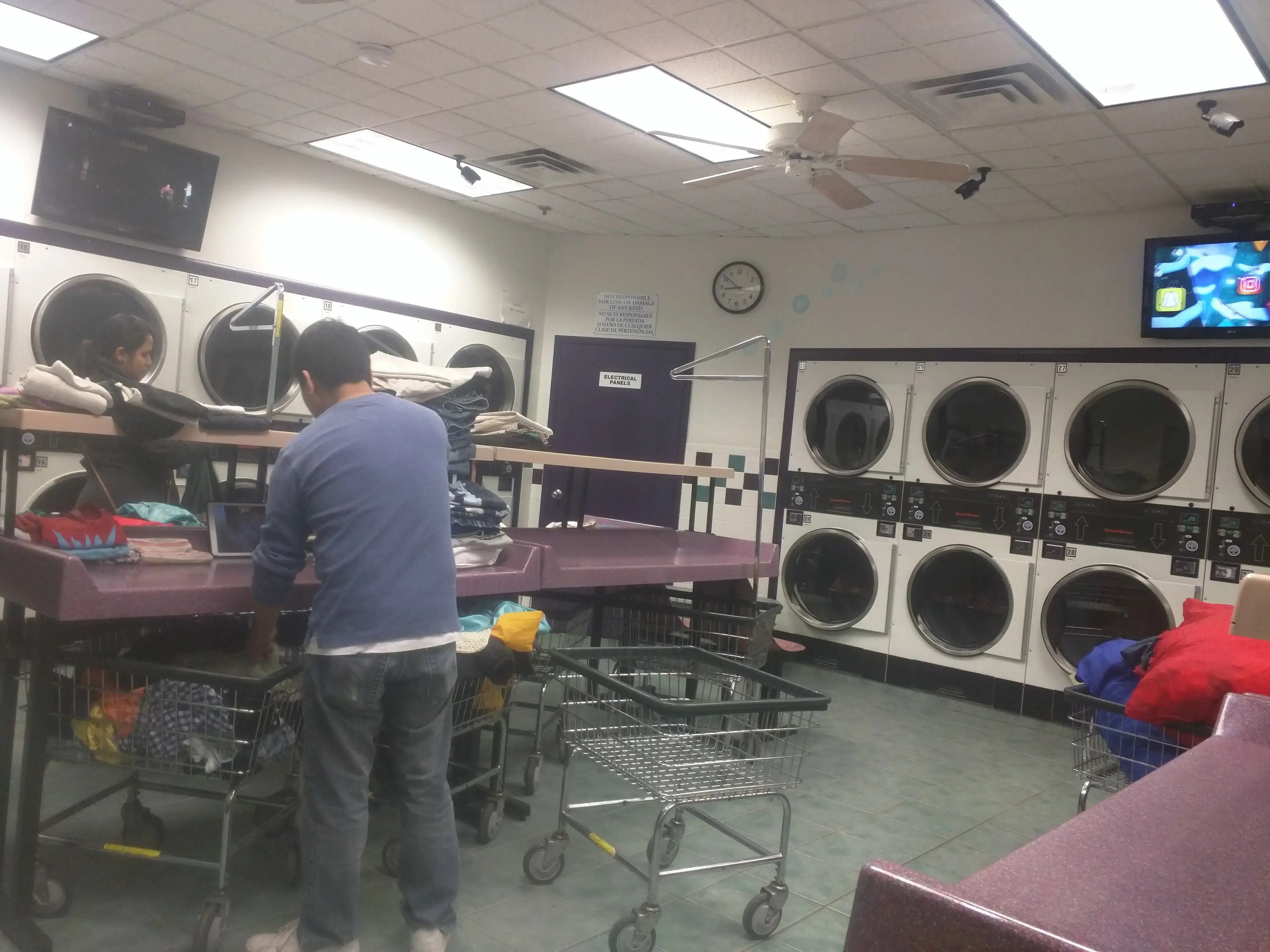 Baldwin Laundromat thumbnail 9