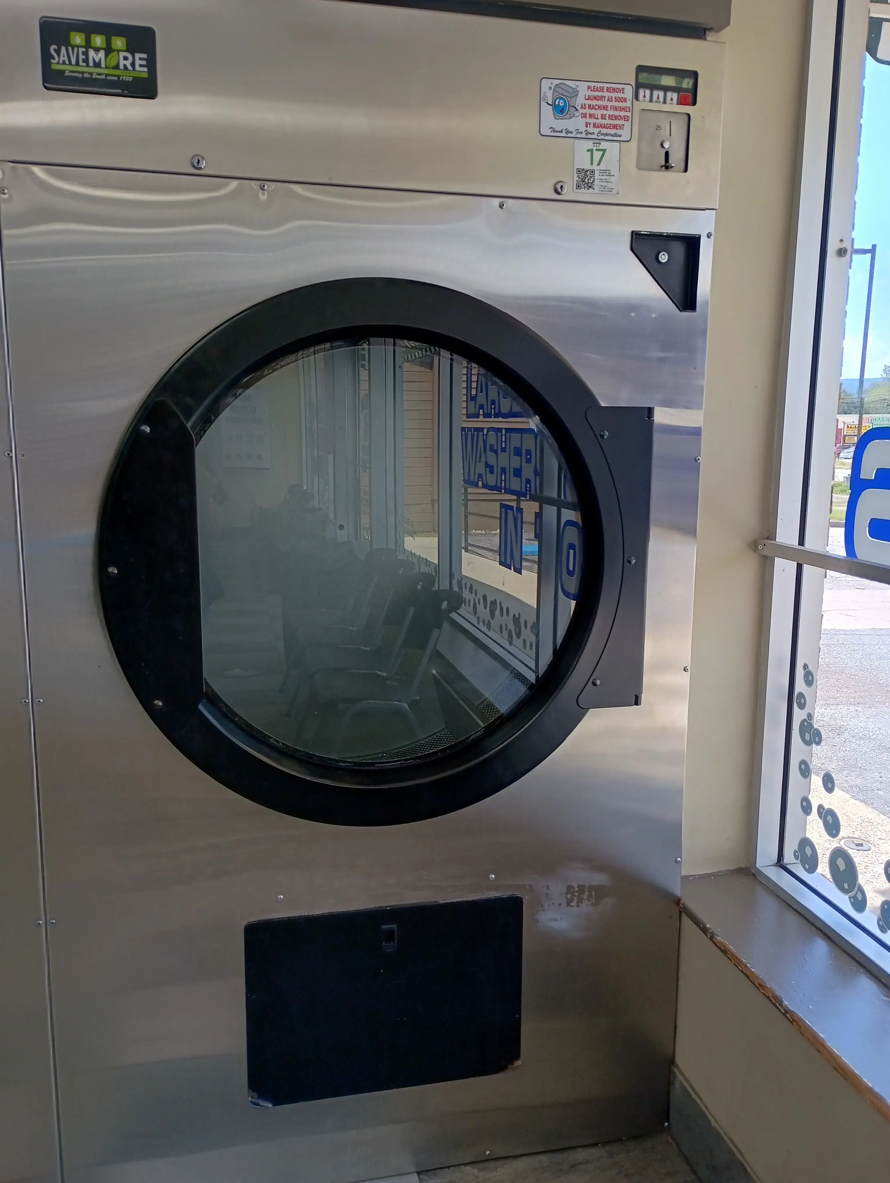 BAM'S COIN LAUNDRY thumbnail 4