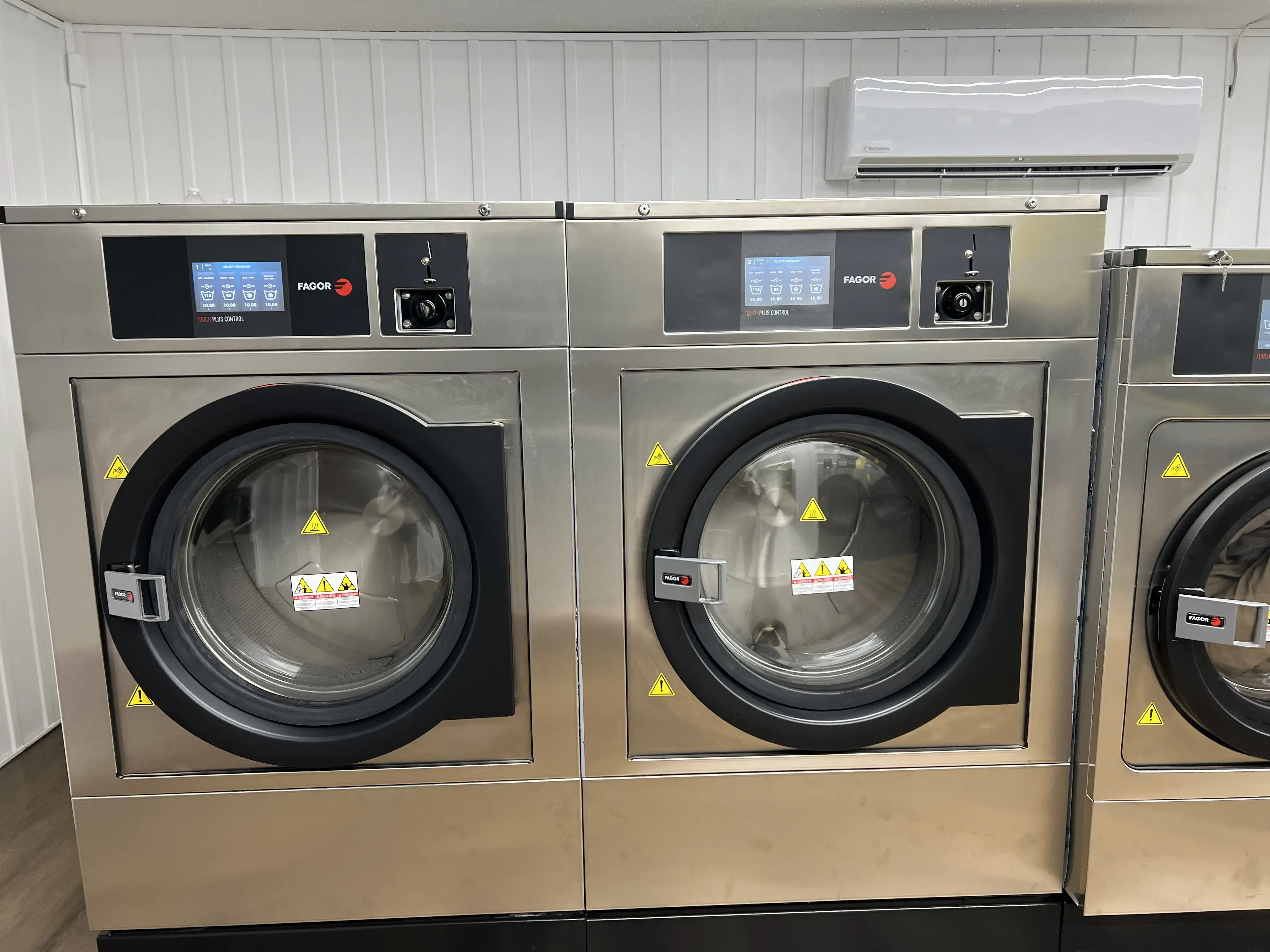 BAM’S COIN LAUNDRY LLC LIL BAM’S thumbnail 1