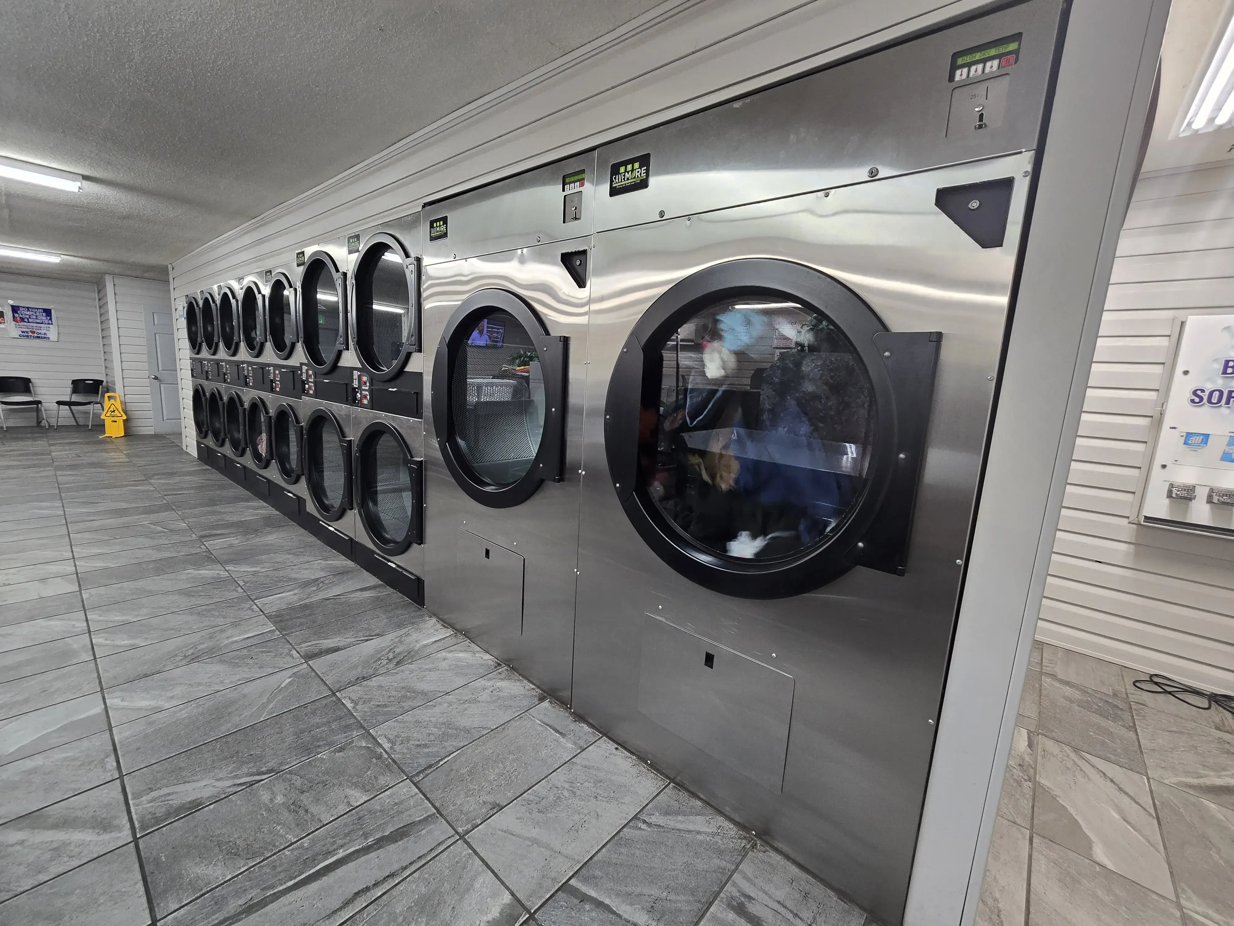 Bam's Coin Laundry - Image 12