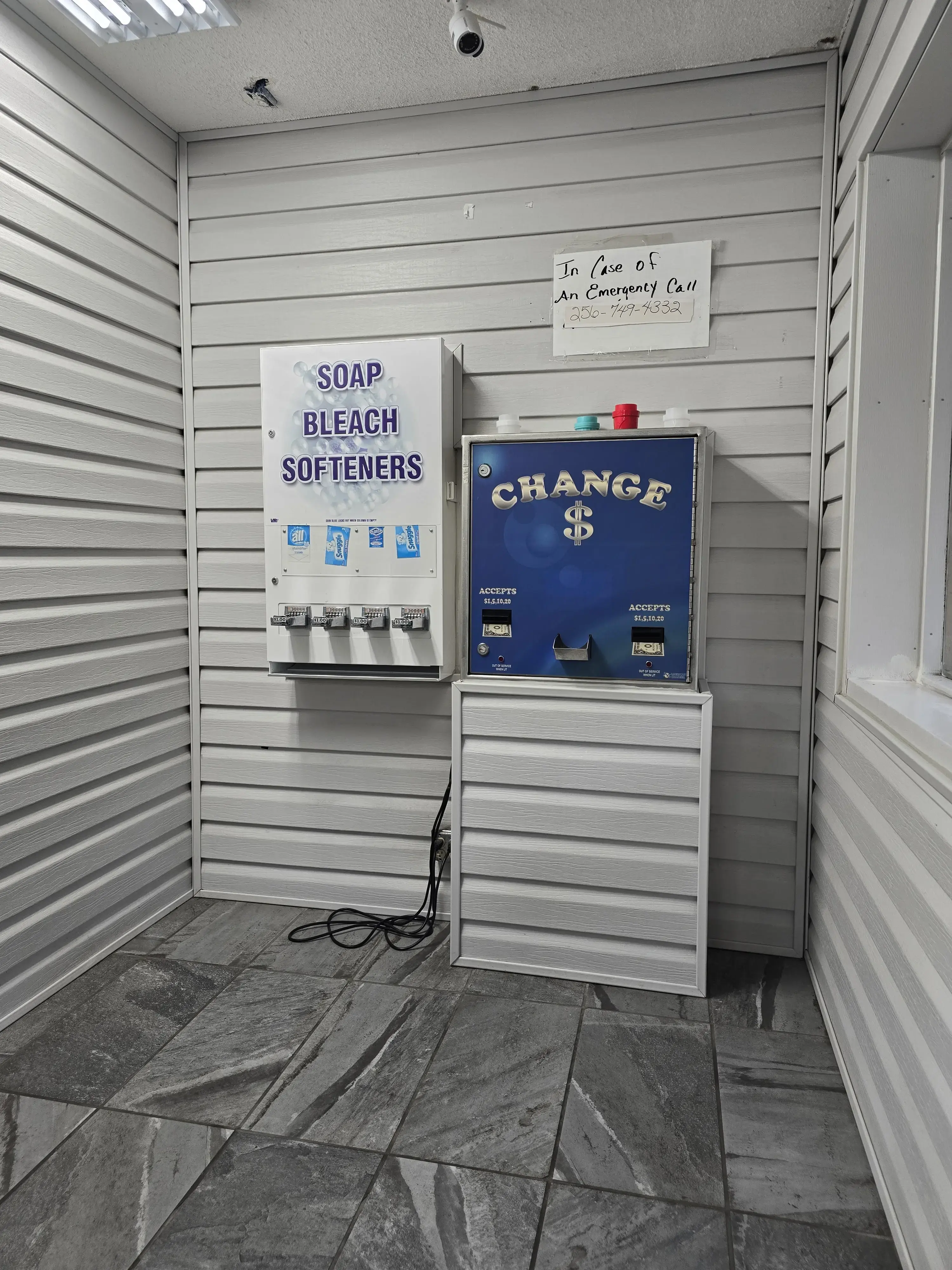 Bam's Coin Laundry - Image 3