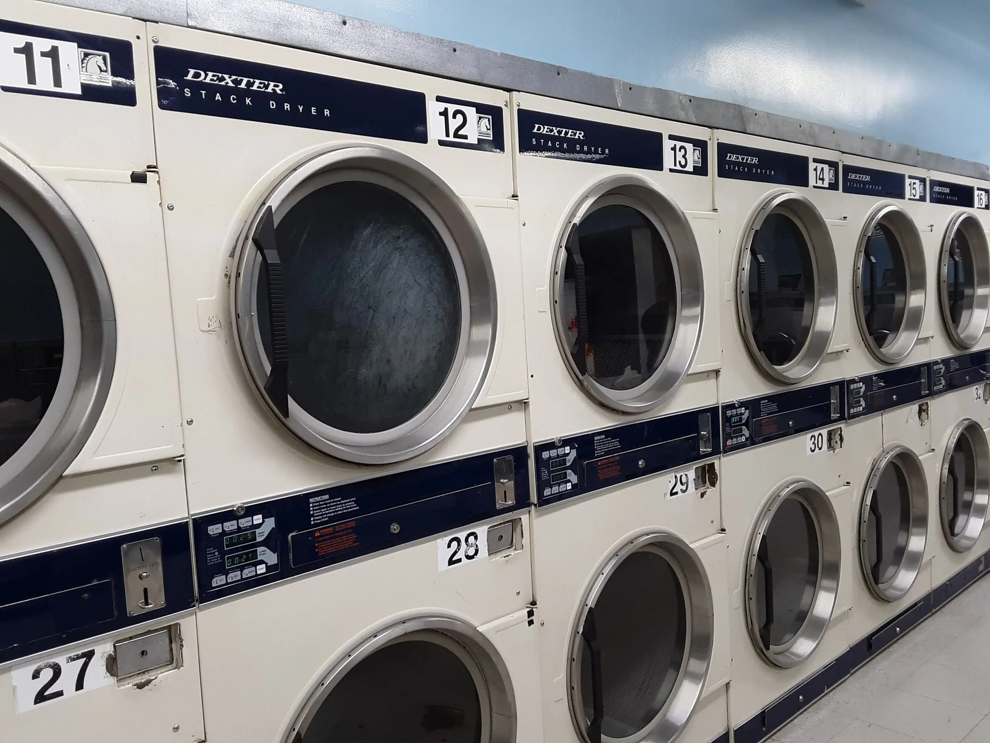 Bam's Laundry World II location