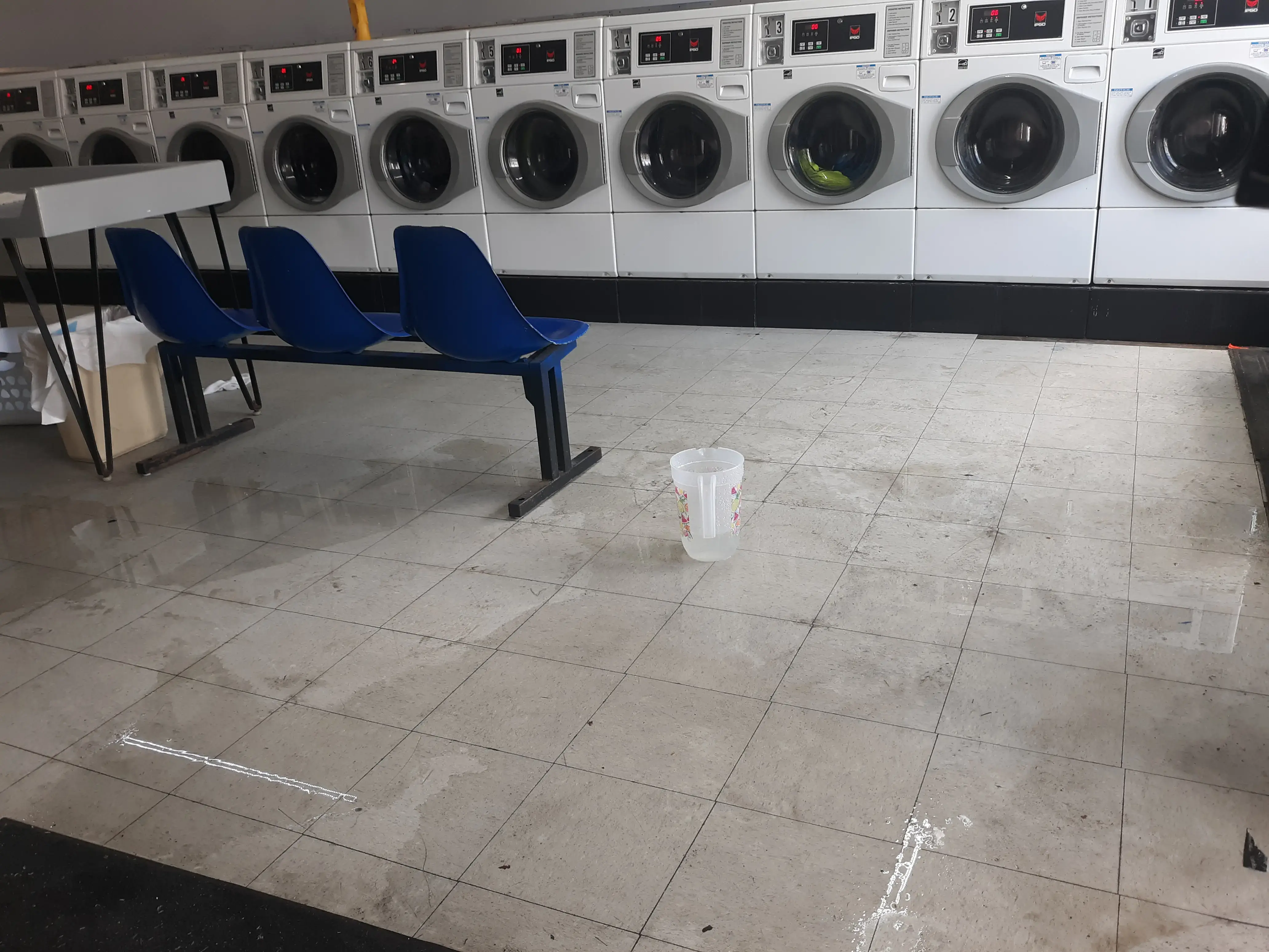 Bam's Laundry World II thumbnail 8