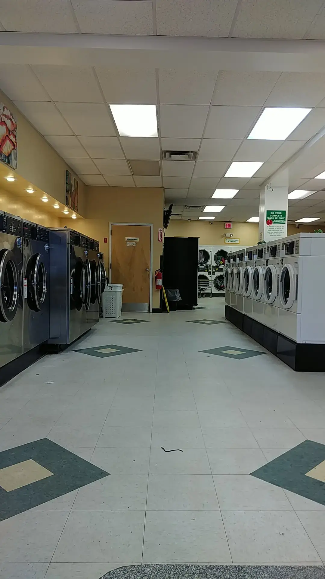 Bangor Street Laundromat - Image 7