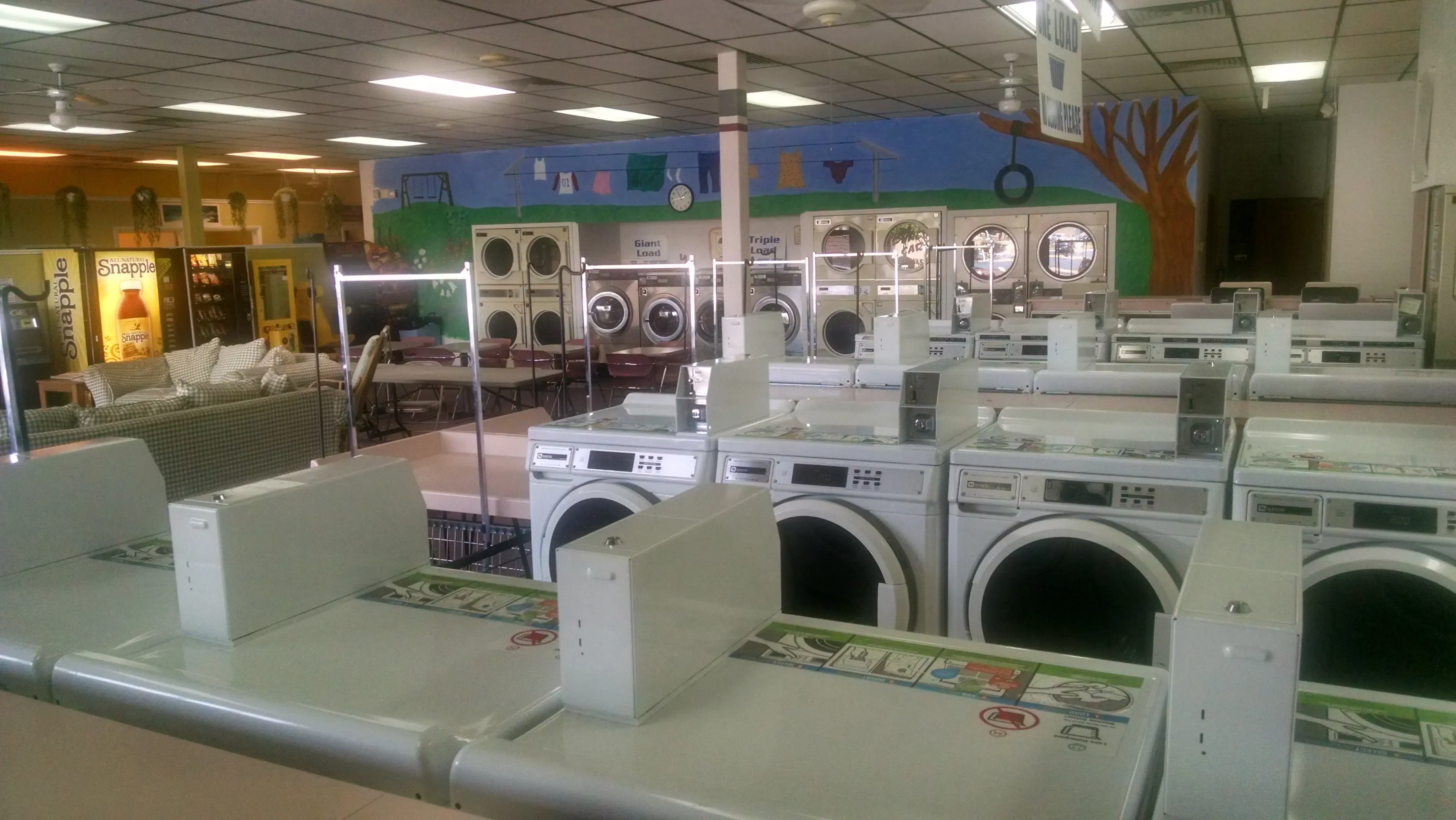 Barb City Laundry thumbnail 17