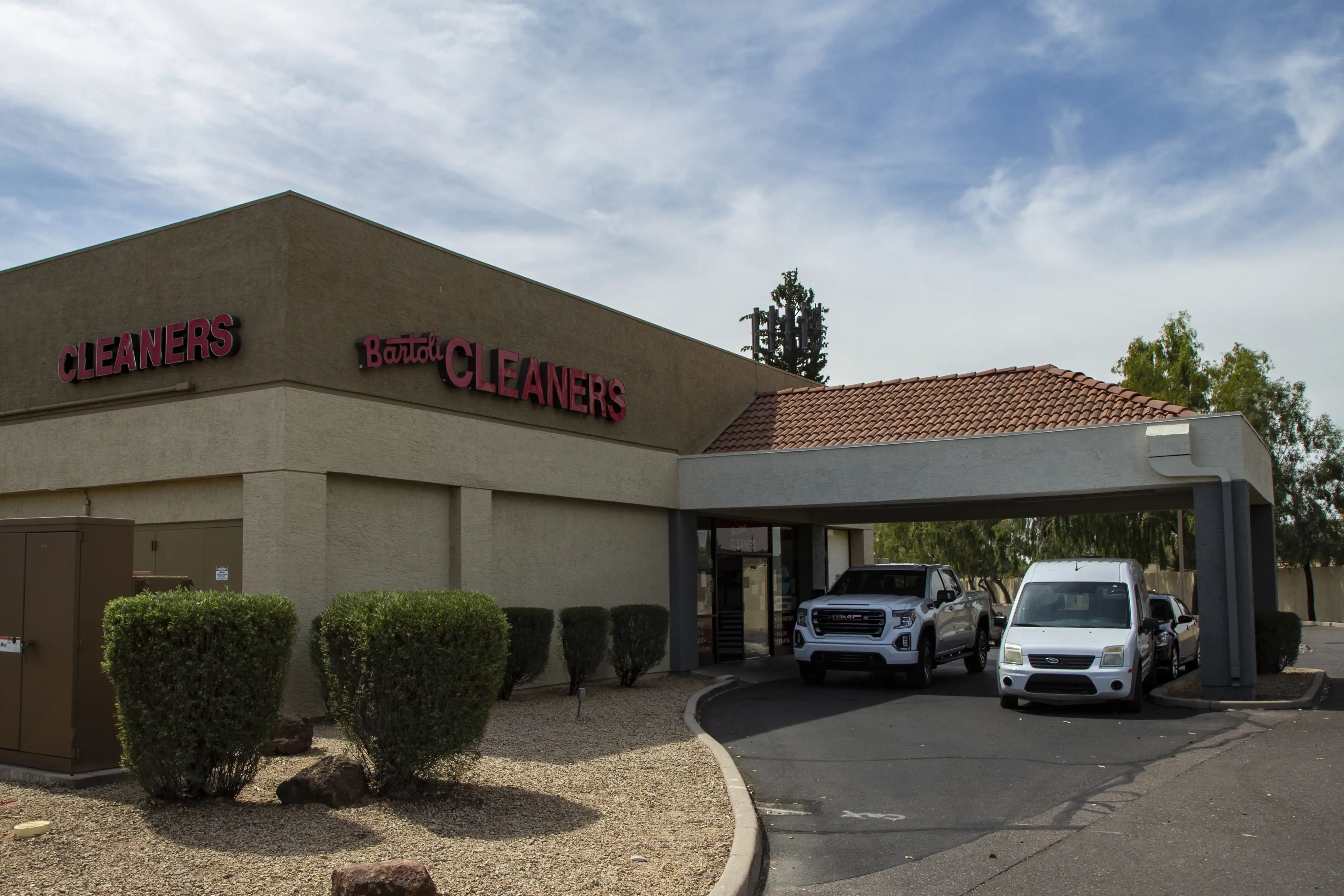 Bartoli Cleaners & Laundry - Image 4