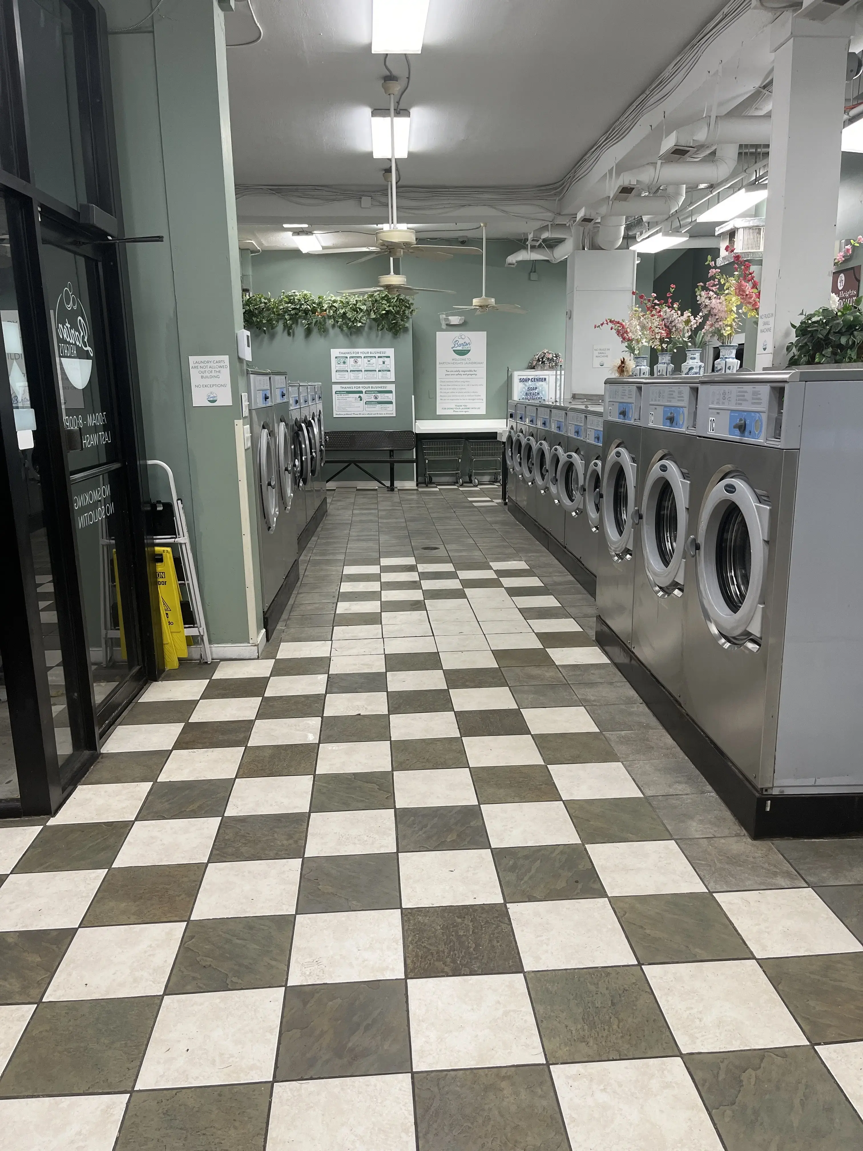 Barton Heights Laundromat - Image 3