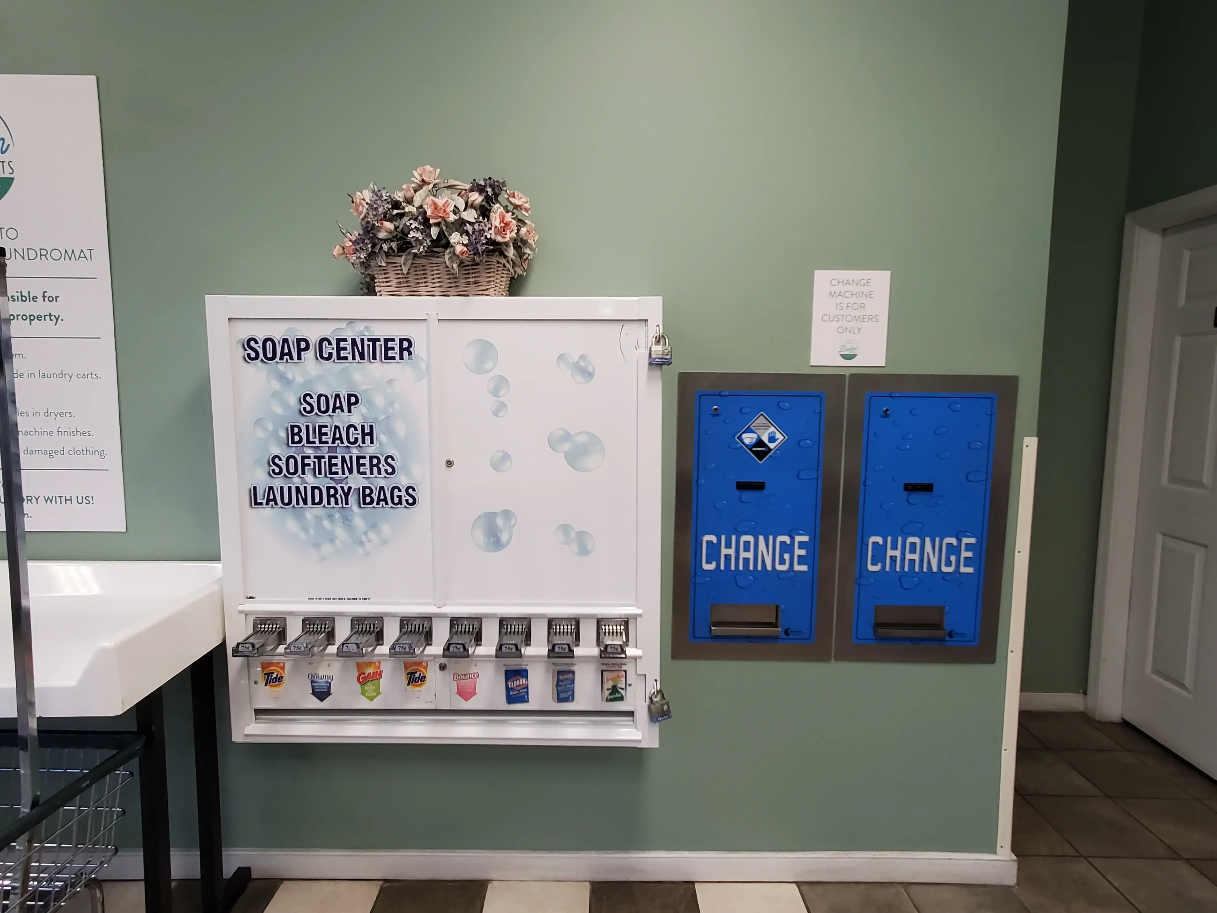 Barton Heights Laundromat - Image 12