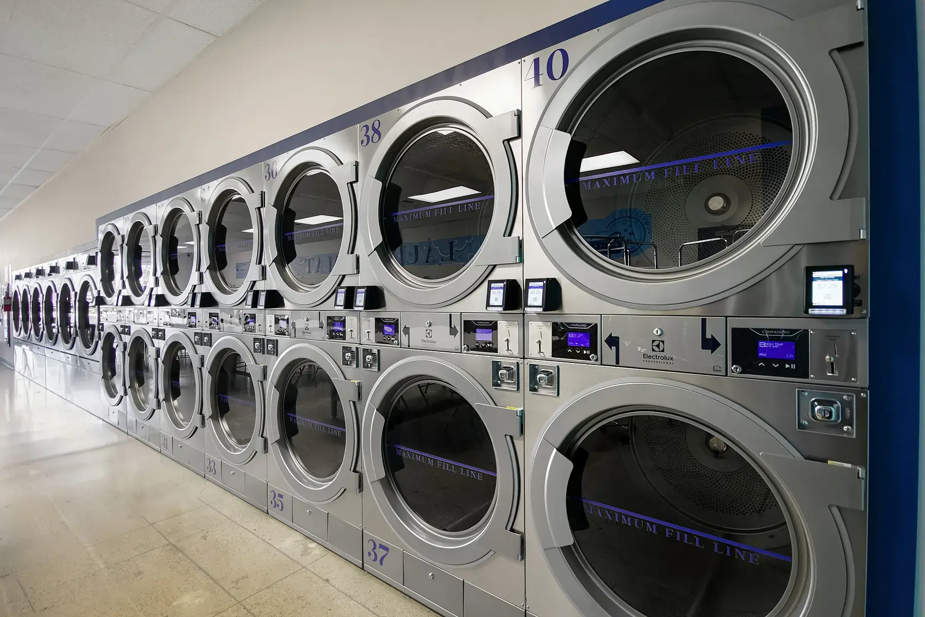 Baskets Laundromat thumbnail 16