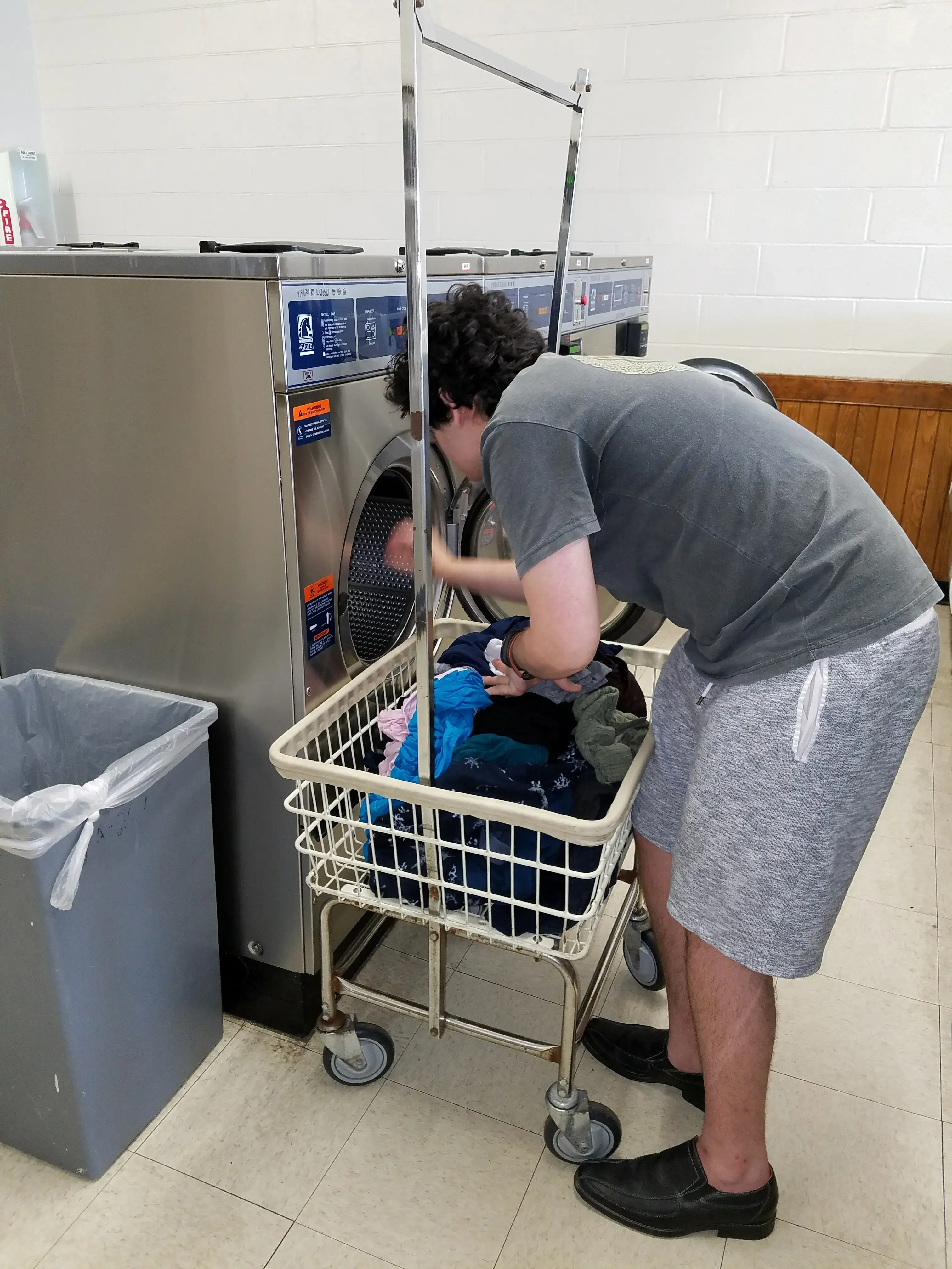 Battlefield Blvd. Laundry Land Laundromat thumbnail 11