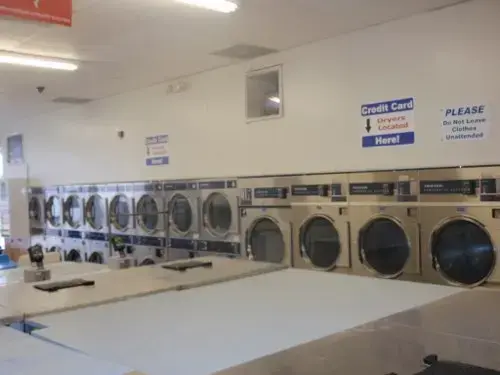 Battlefield Blvd. Laundry Land Laundromat thumbnail 20