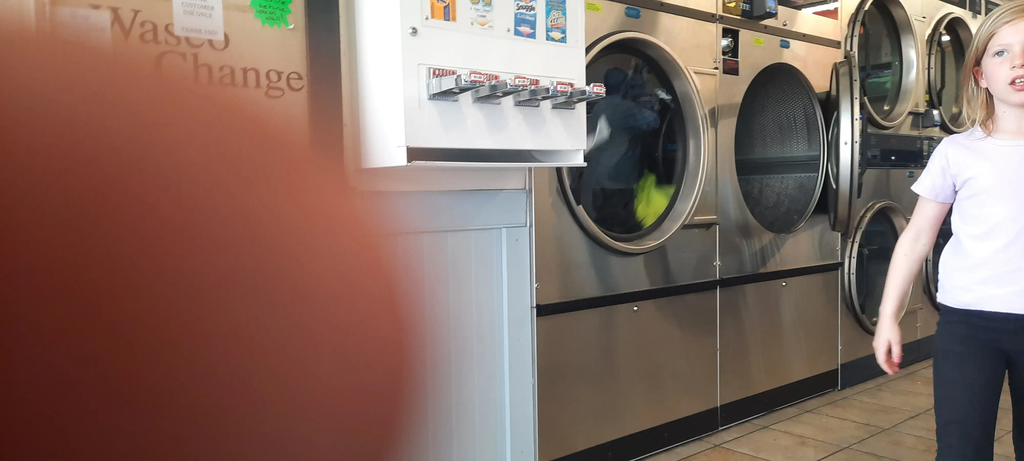 Battlefield Blvd. Laundry Land Laundromat thumbnail 14
