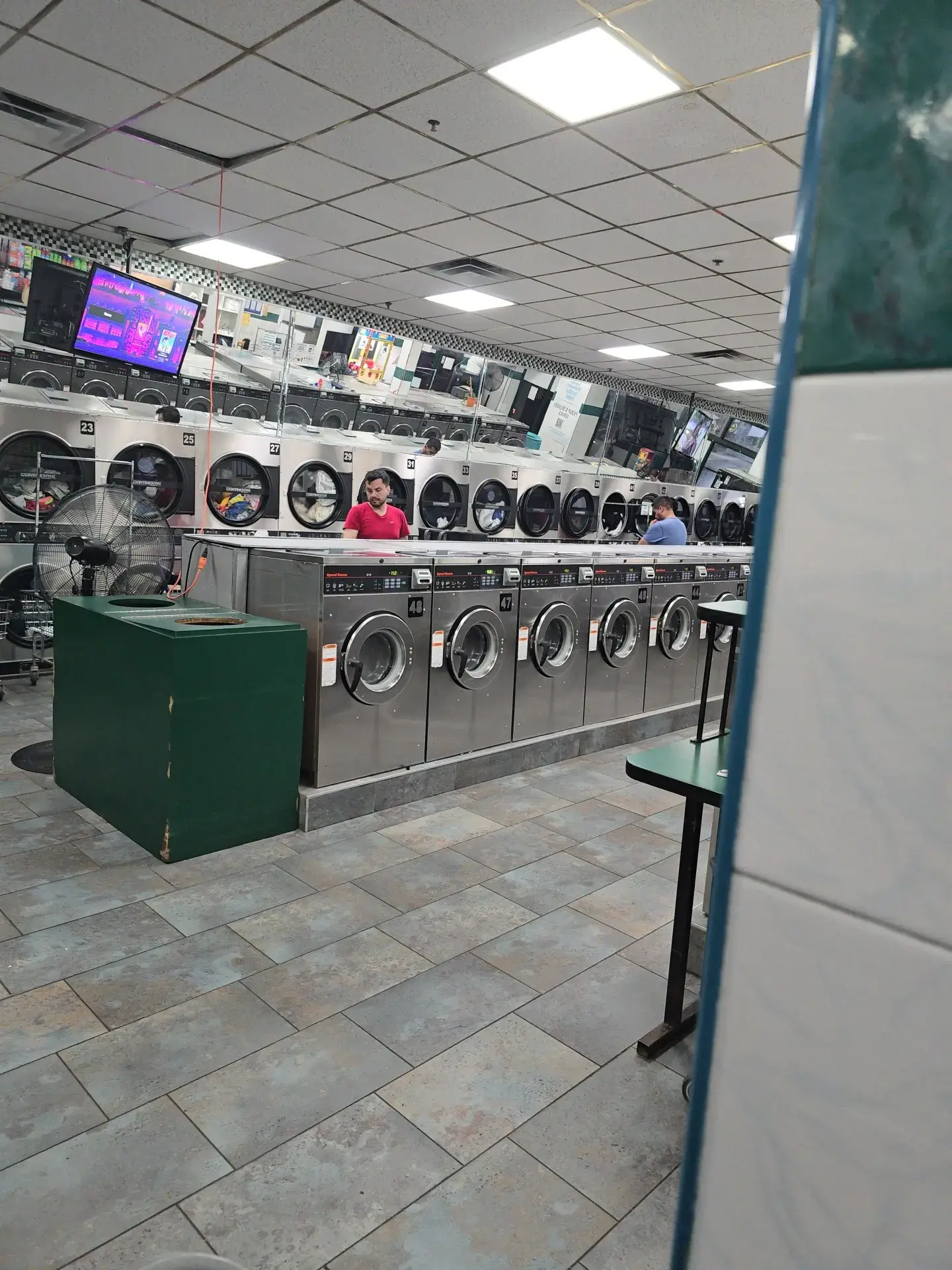 Baxter MegaWash Laundromat thumbnail 9