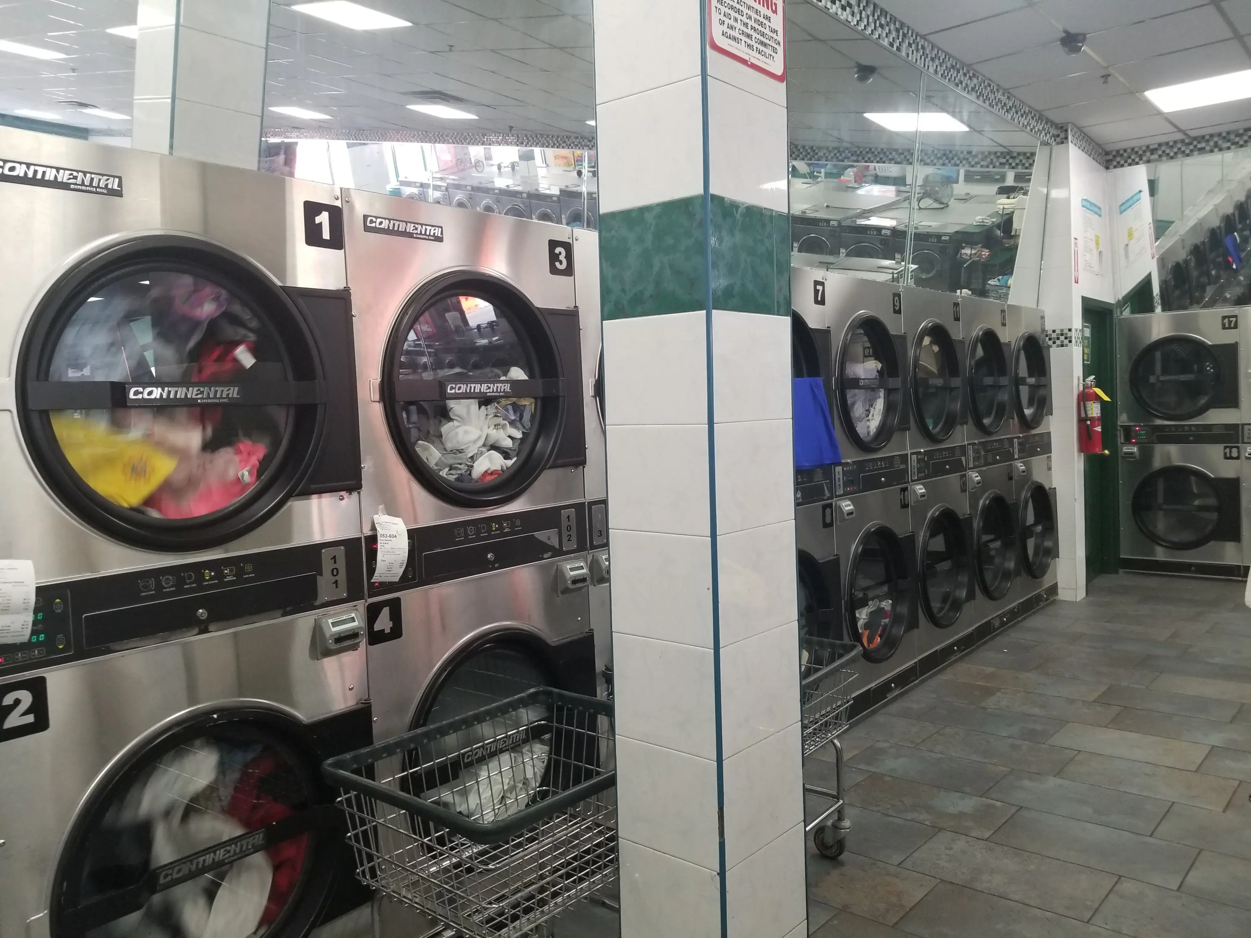 Baxter MegaWash Laundromat - Image 20