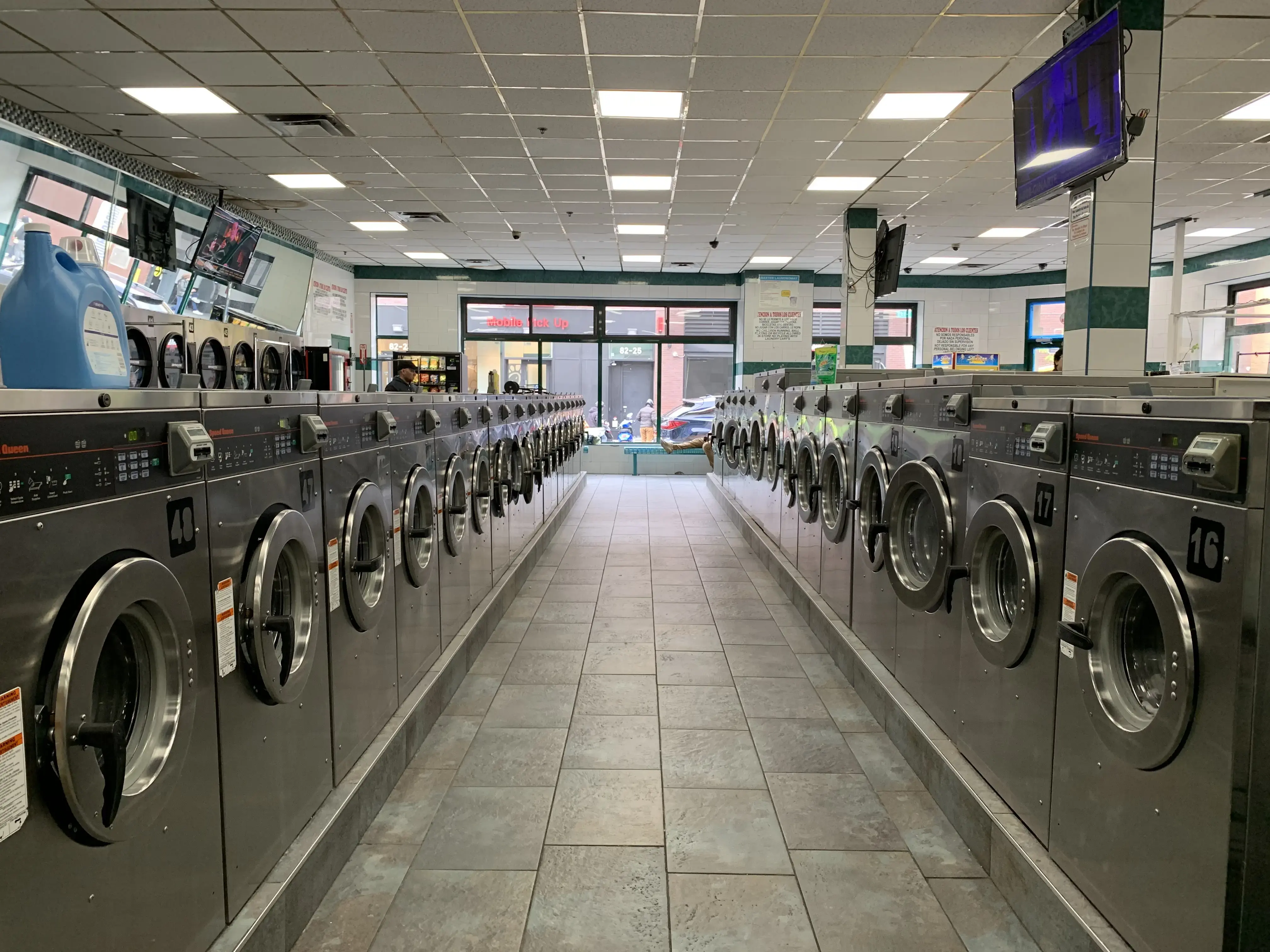 Baxter MegaWash Laundromat thumbnail 2