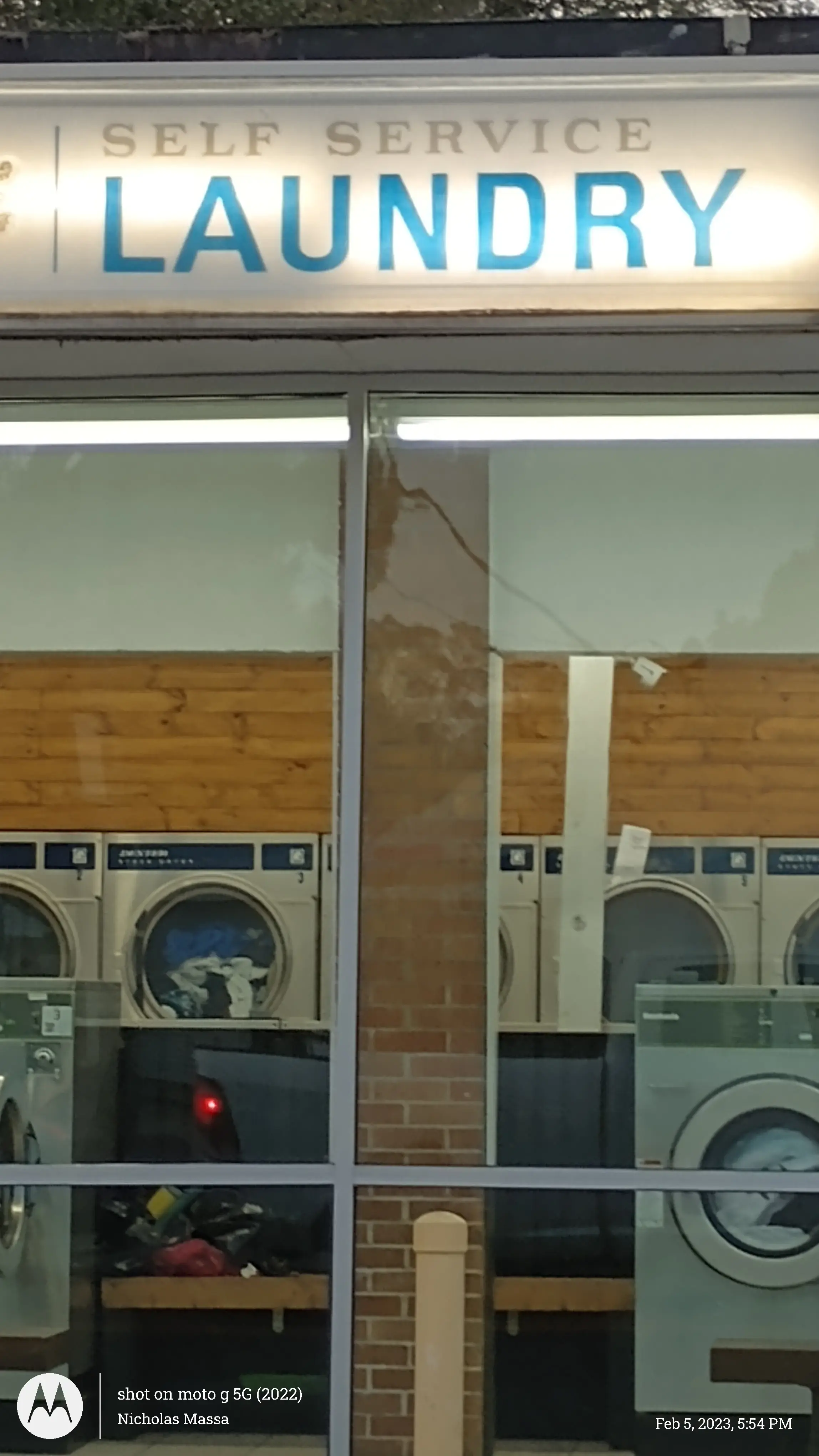 Bay Laundromat thumbnail 11