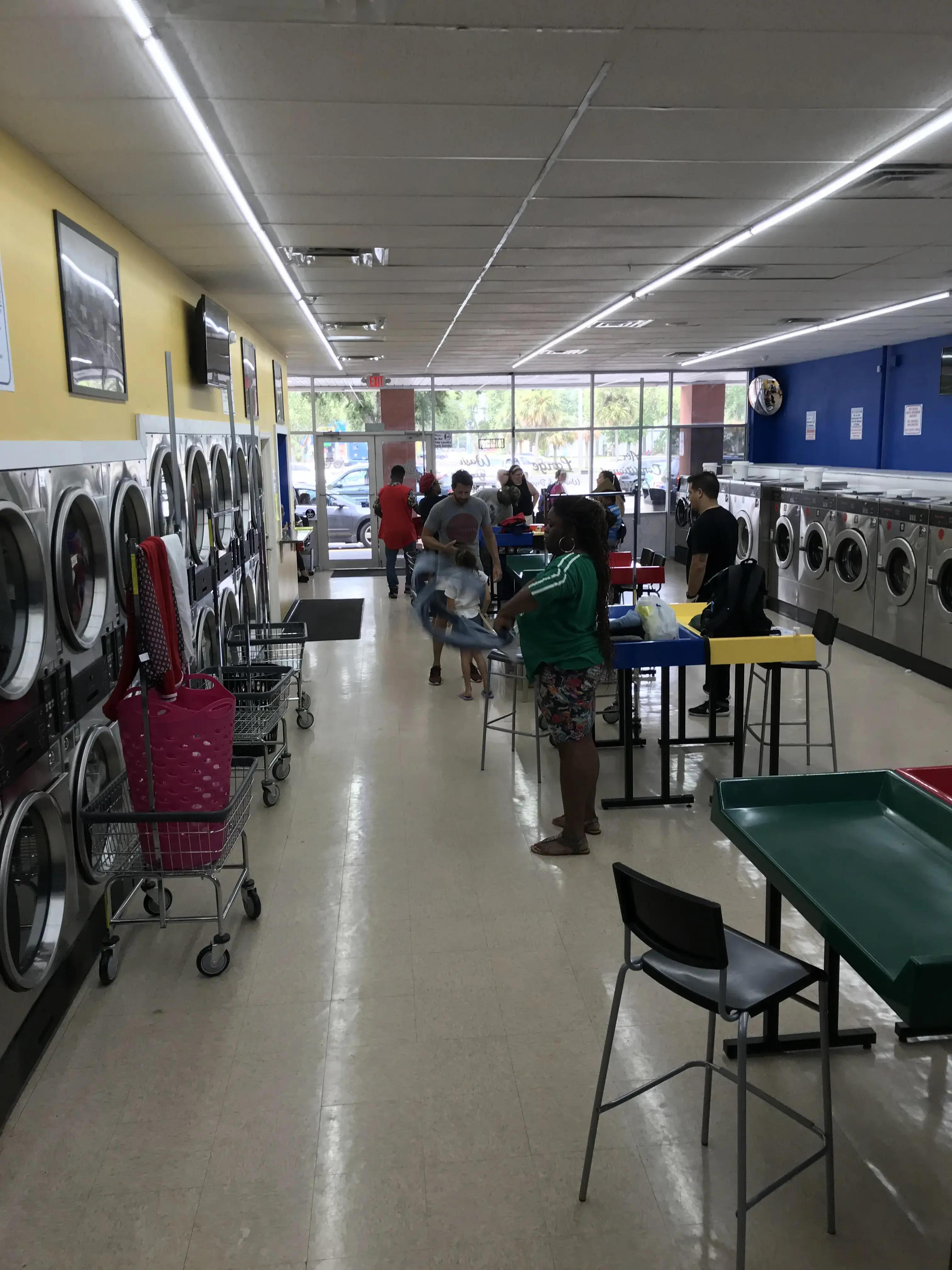 Bay Laundromat thumbnail 18