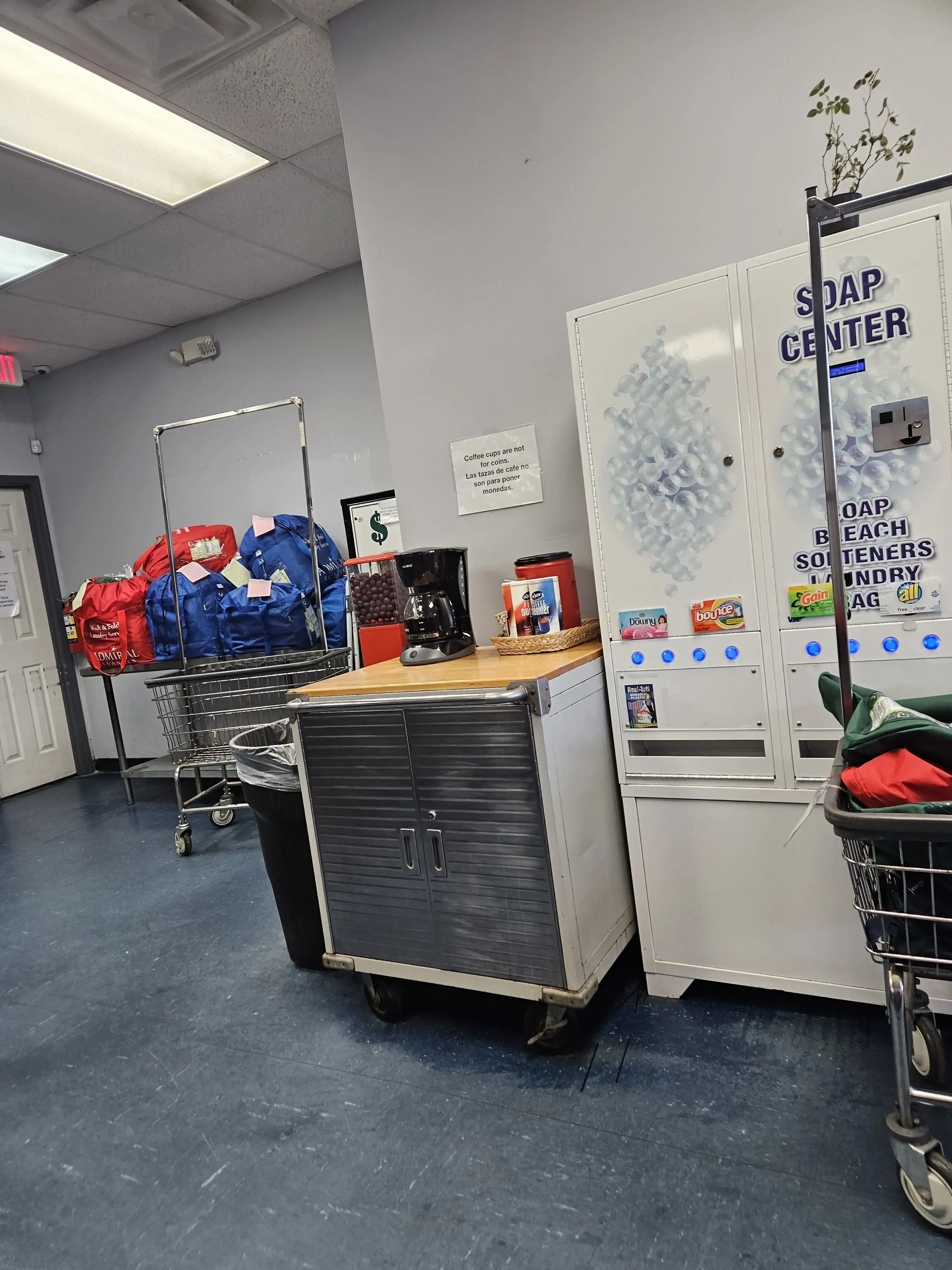 Bay Ridge Laundromat thumbnail 9