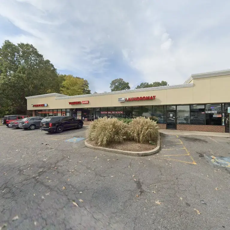 Bay Ridge Laundromat - Image 12