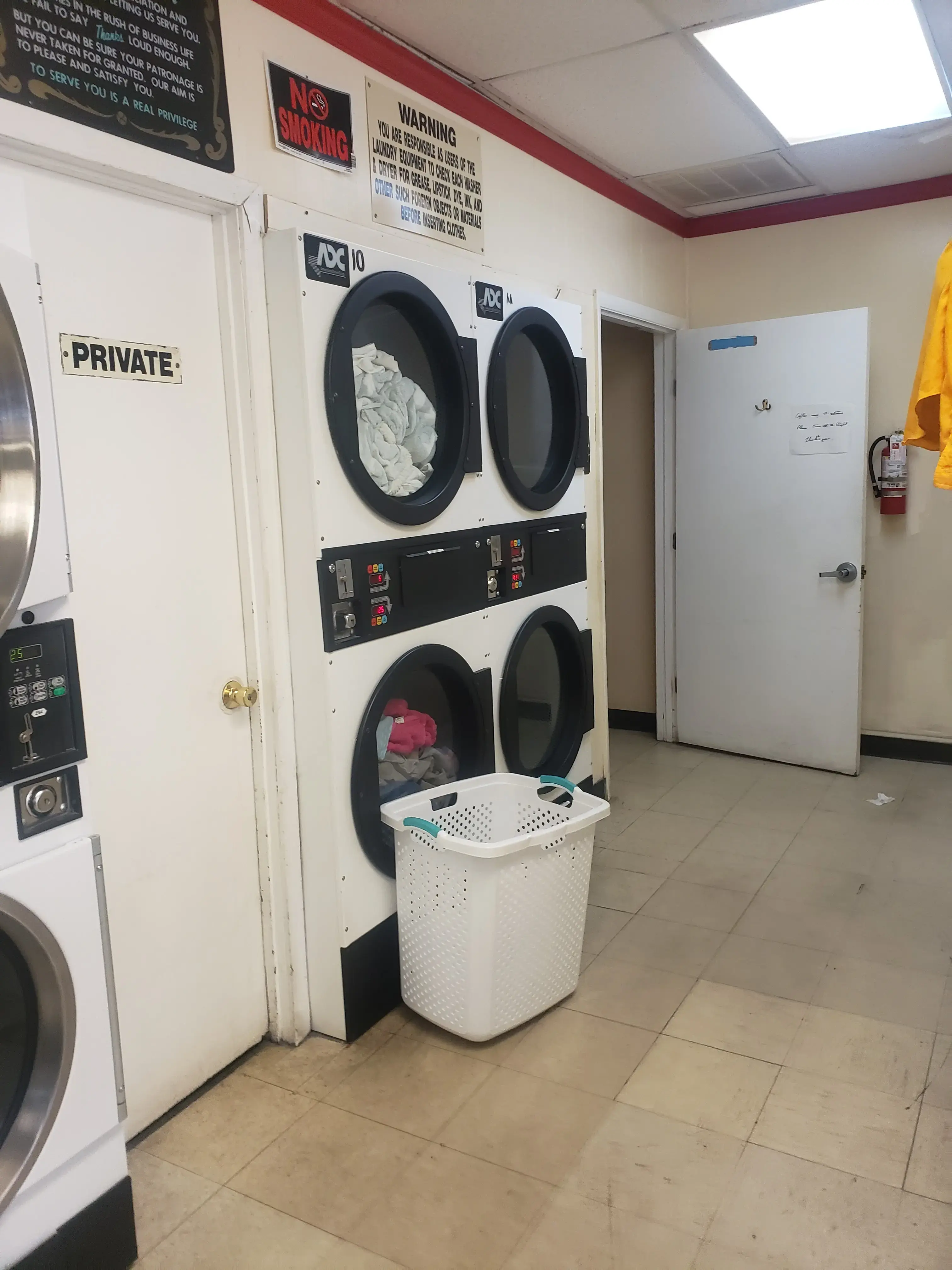 Baymeadows laundromat - Image 19